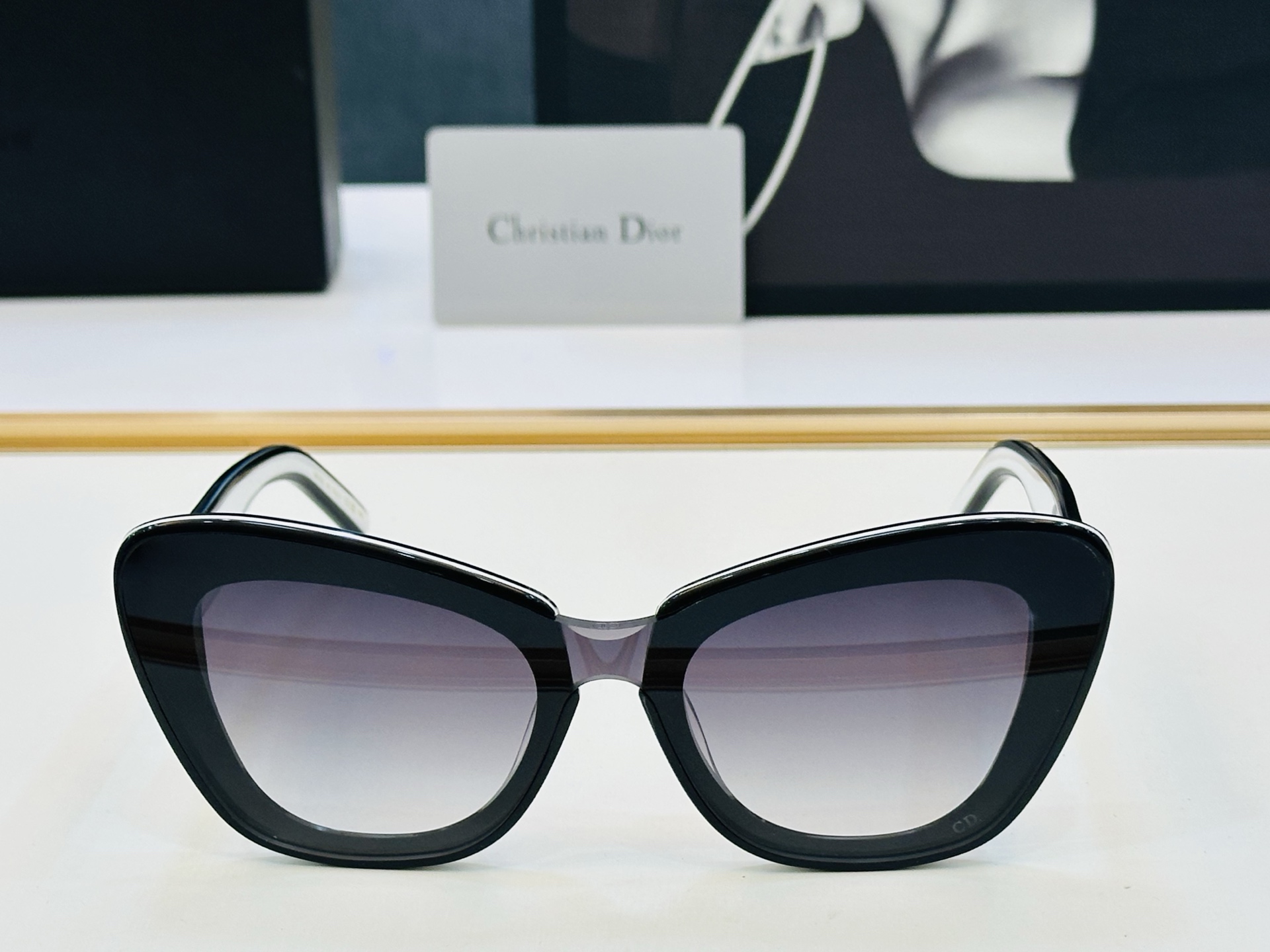 🔻🔻🔻DIO* 迪家 25UCR Size：53口22-140 春夏款墨镜 😎🔆 XL搭配镜腿精致 质量