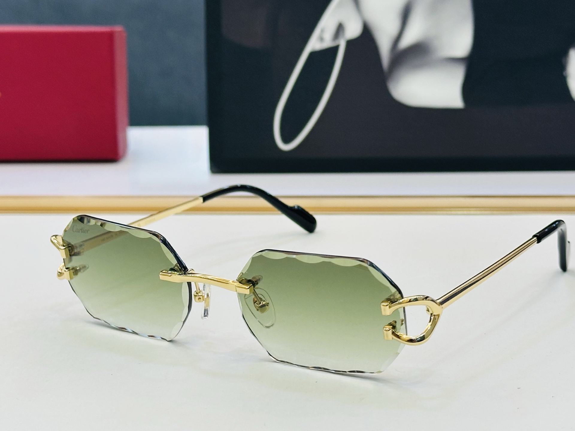 Cartie* 卡家 CT0333S 太阳镜 Size：55口18-140 工艺精湛气质十足！A男女同款