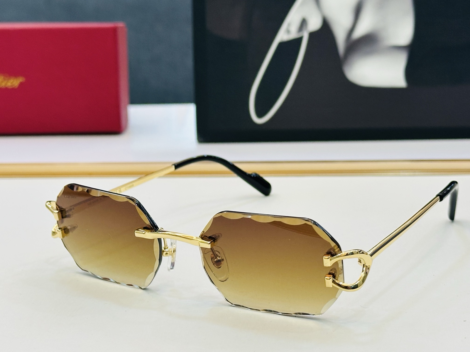 Cartie* 卡家 CT0333S 太阳镜 Size：55口18-140 工艺精湛气质十足！A男女同款