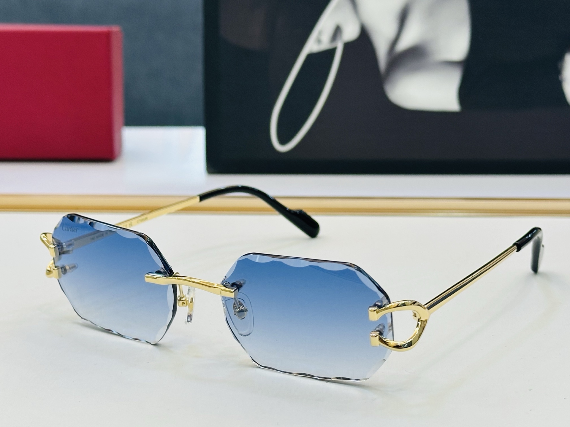 Cartie* 卡家 CT0333S 太阳镜 Size：55口18-140 工艺精湛气质十足！A男女同款
