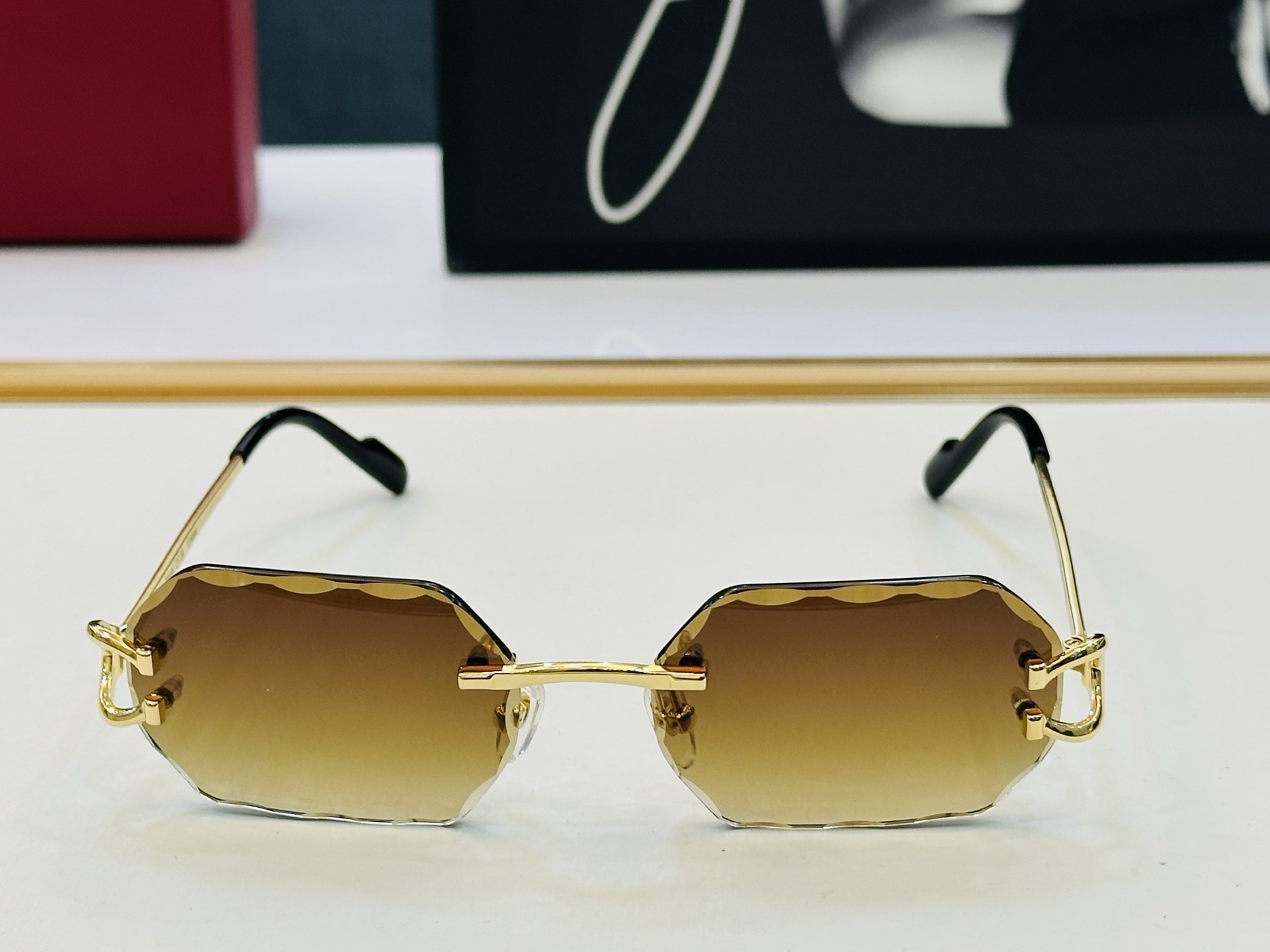 Cartie* 卡家 CT0333S 太阳镜 Size：55口18-140 工艺精湛气质十足！A男女同款