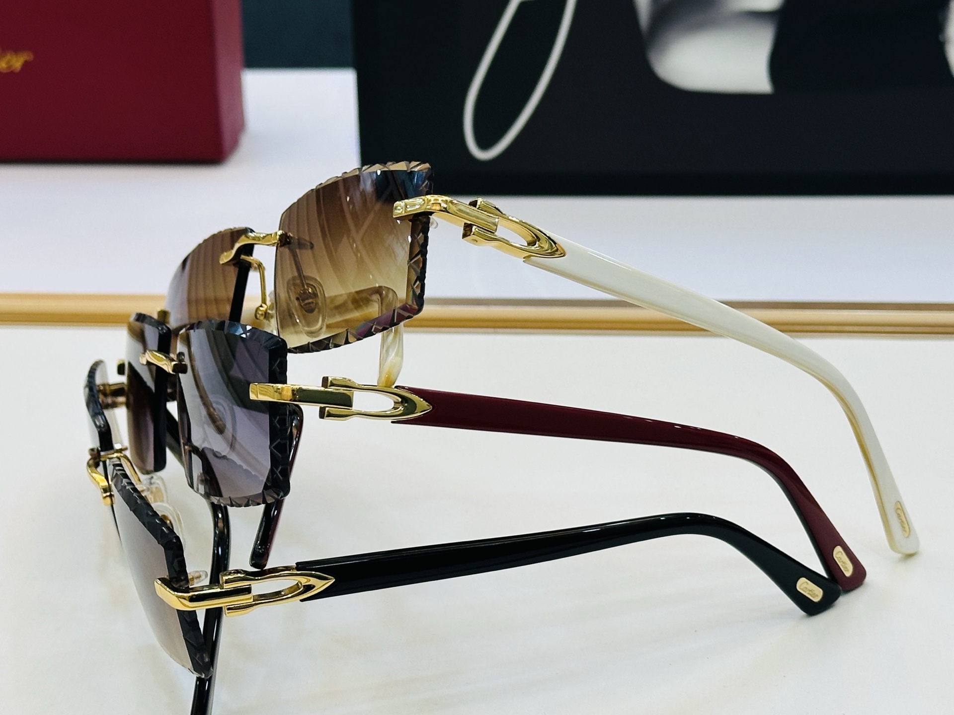 Cartie* 卡家 CT0049 太阳镜 Size：55口18-140 工艺精湛气质十足！A男女同款 