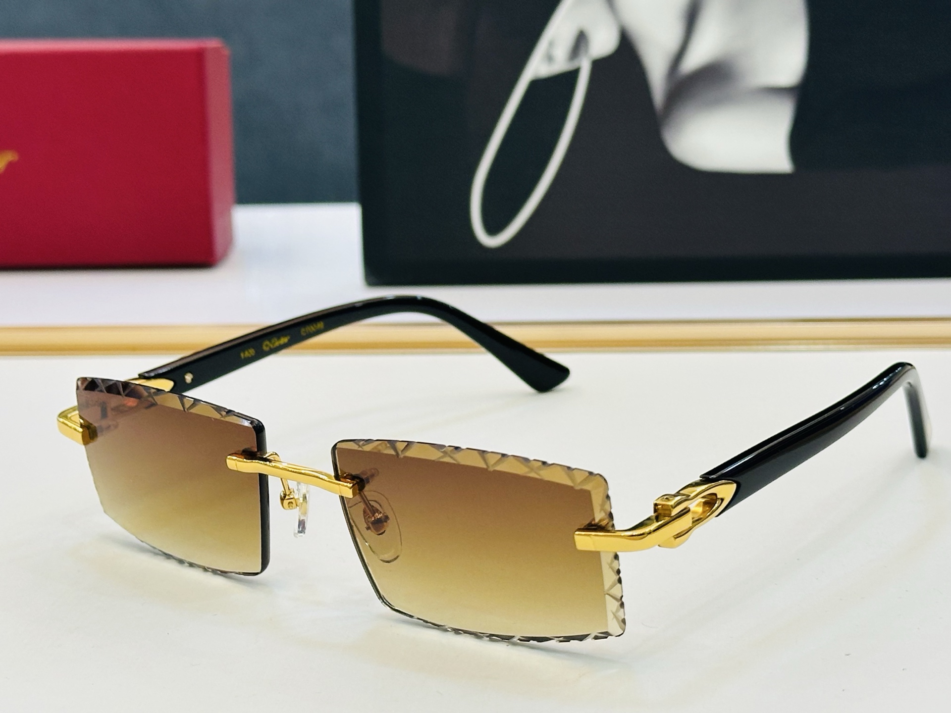 Cartie* 卡家 CT0049 太阳镜 Size：55口18-140 工艺精湛气质十足！A男女同款 