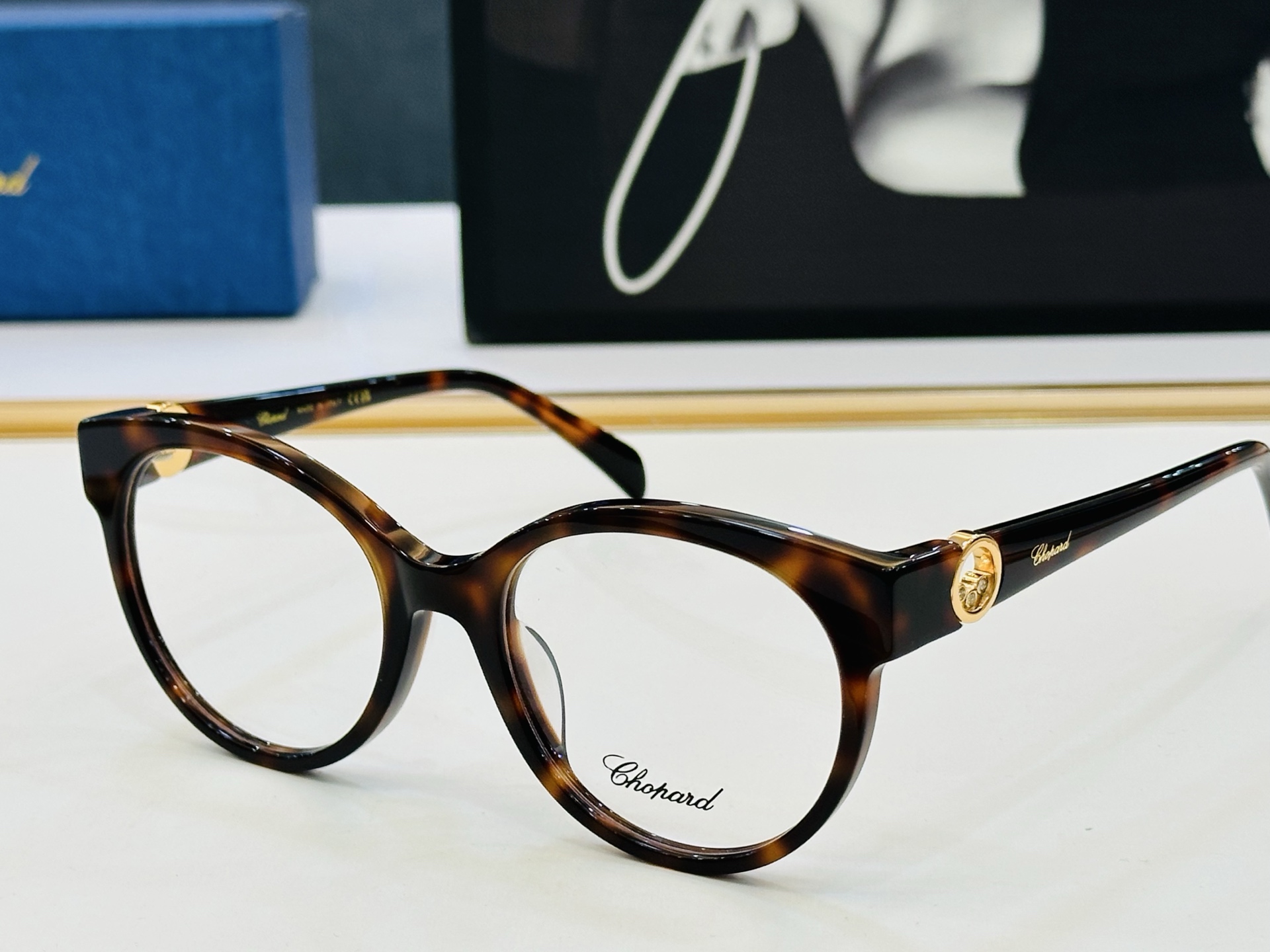 原版 ChoPard肖邦 MODEL: VCH350S Size：55口20-142 以现代时尚的设计风