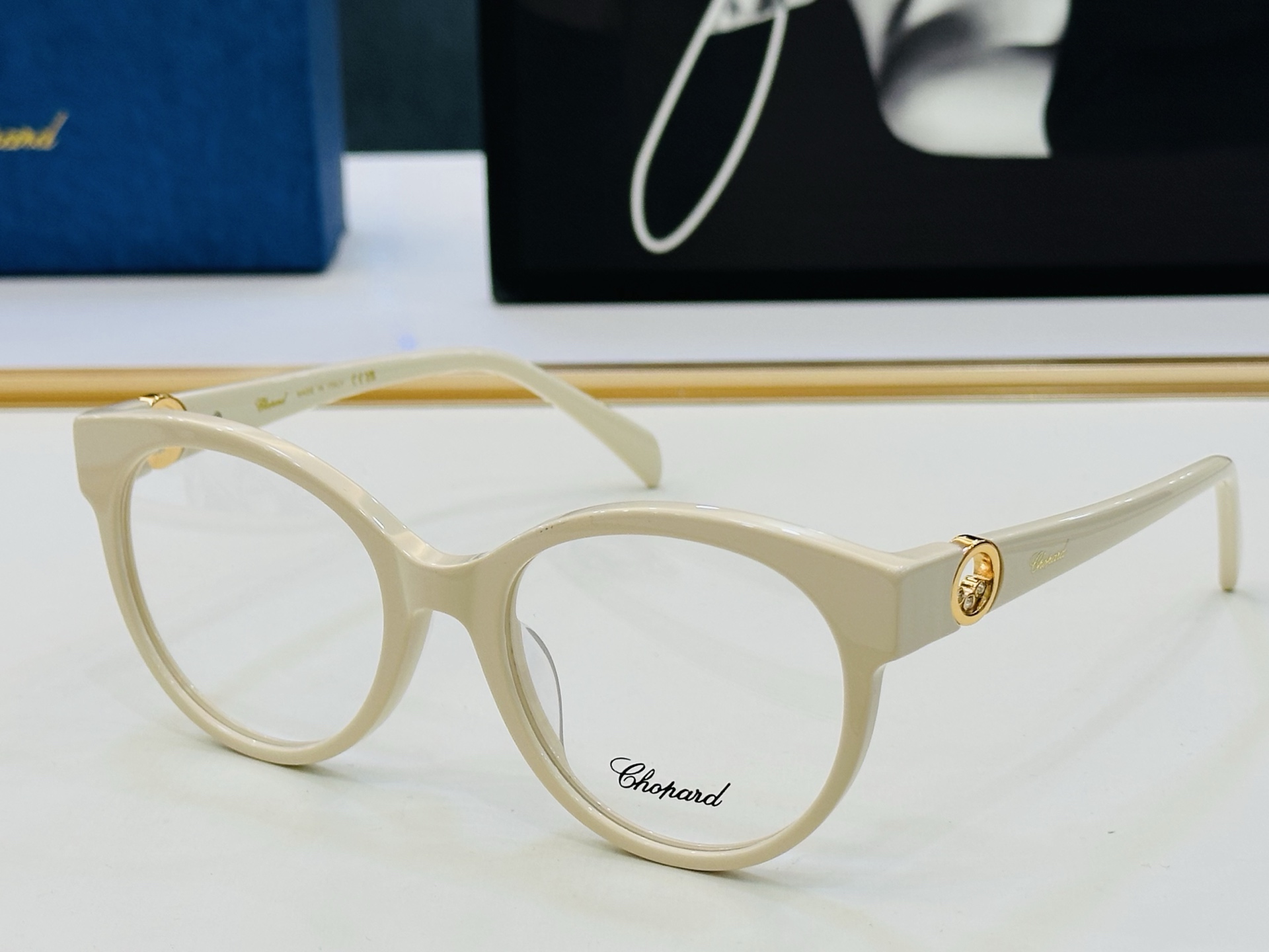 原版 ChoPard肖邦 MODEL: VCH350S Size：55口20-142 以现代时尚的设计风