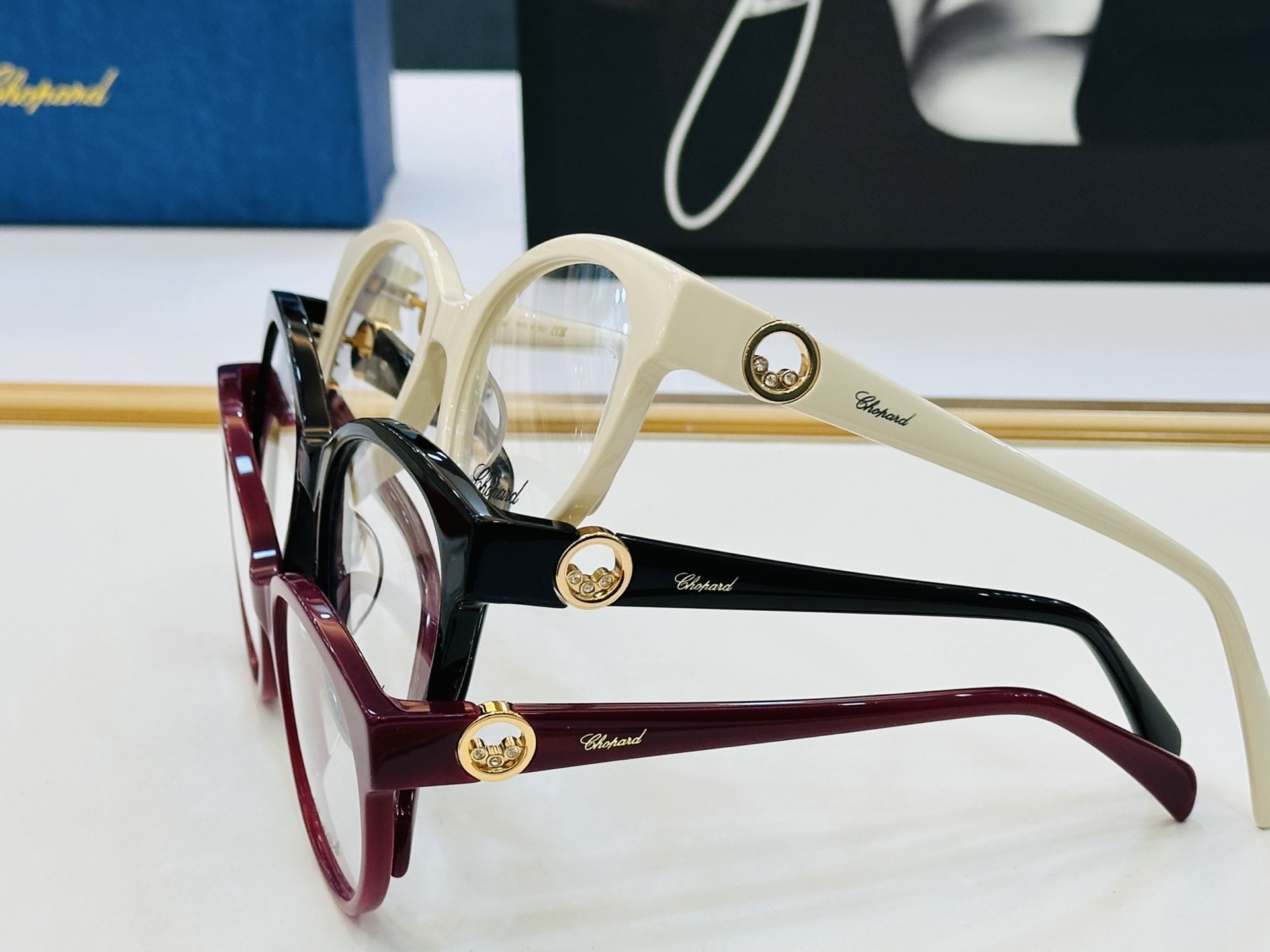 原版 ChoPard肖邦 MODEL: VCH350S Size：55口20-142 以现代时尚的设计风