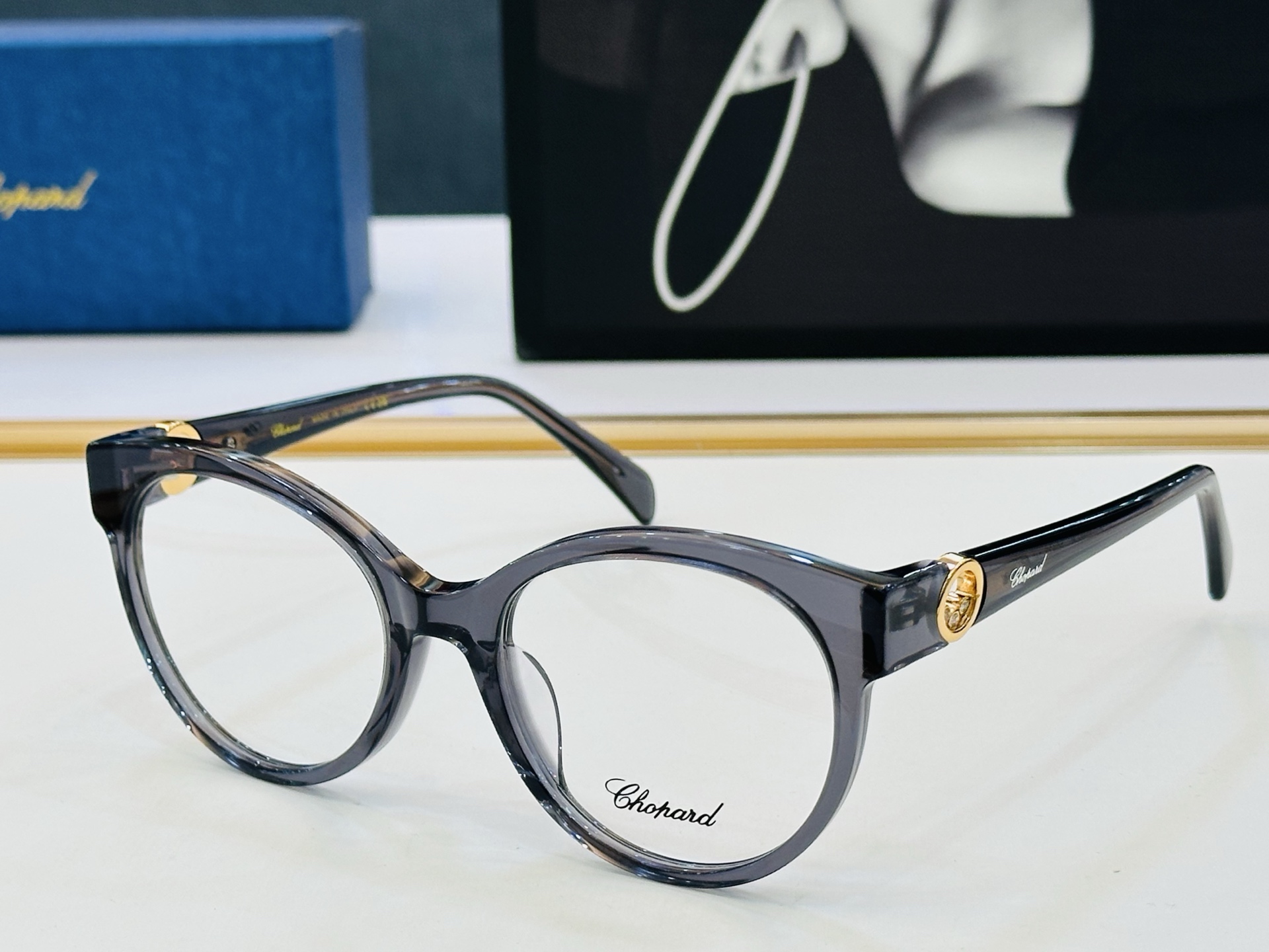 原版 ChoPard肖邦 MODEL: VCH350S Size：55口20-142 以现代时尚的设计风