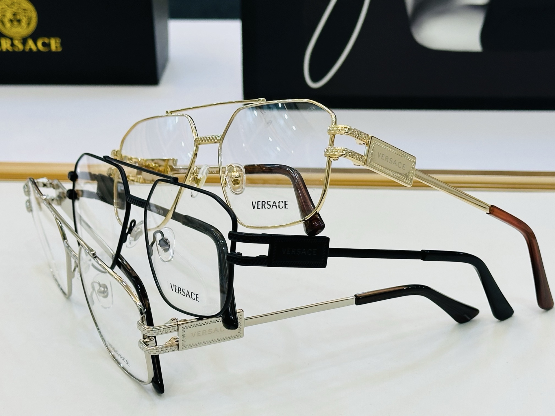 🎉🎉范思家 VERSACE✨✨✨MODEL：VE1302 Size：57口15-140 ✨L 有范