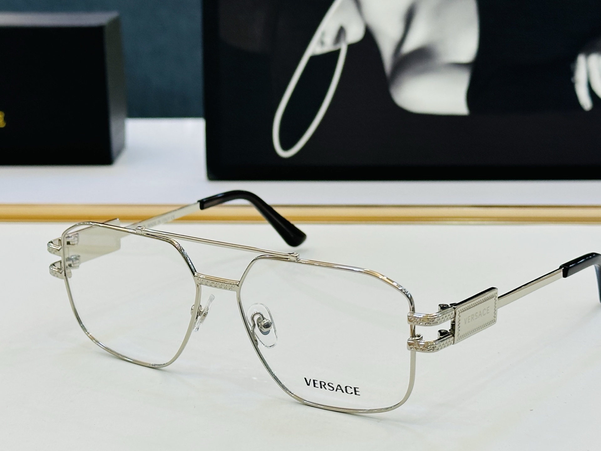 🎉🎉范思家 VERSACE✨✨✨MODEL：VE1302 Size：57口15-140 ✨L 有范