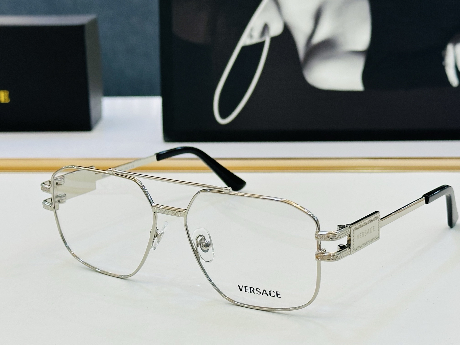 🎉🎉范思家 VERSACE✨✨✨MODEL：VE1302 Size：57口15-140 ✨L 有范
