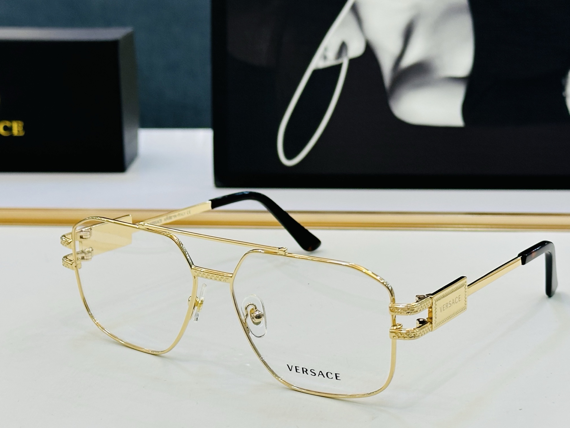 🎉🎉范思家 VERSACE✨✨✨MODEL：VE1302 Size：57口15-140 ✨L 有范