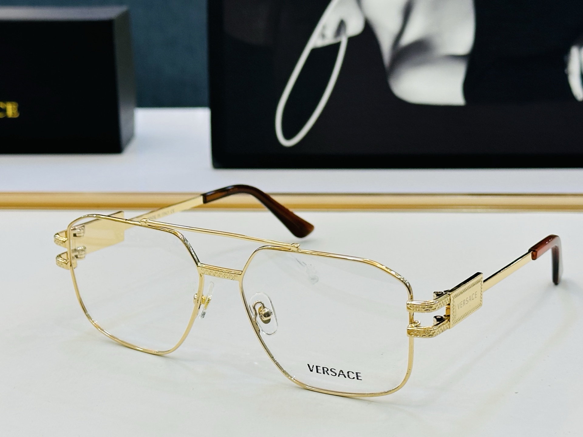 🎉🎉范思家 VERSACE✨✨✨MODEL：VE1302 Size：57口15-140 ✨L 有范