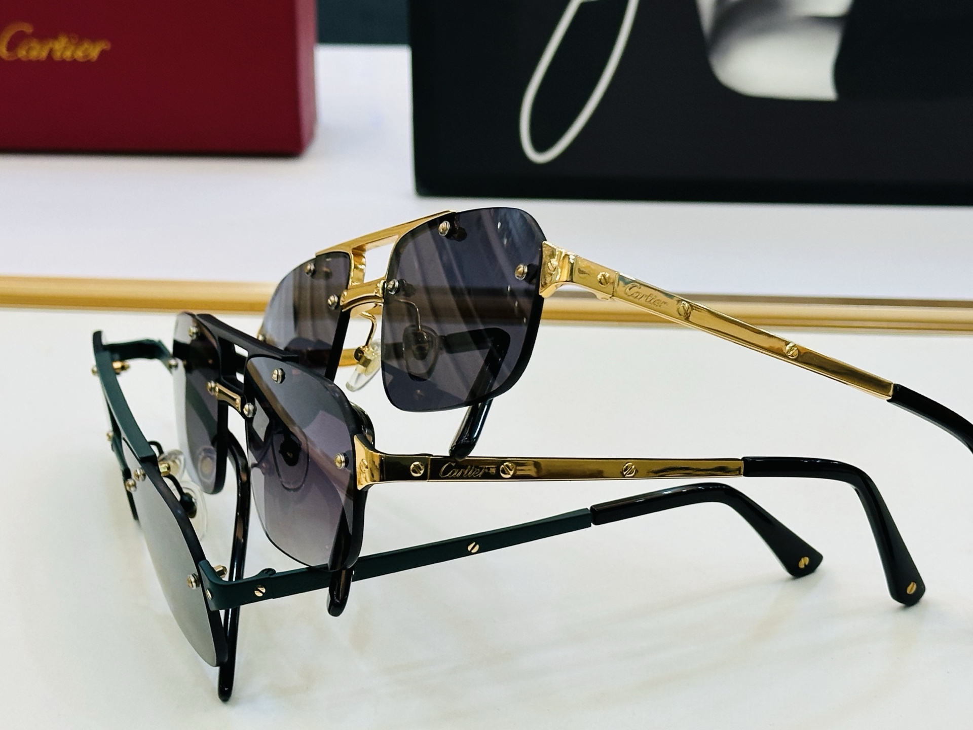 Cartie* 卡家 CT0660S 太阳镜 Size：57口19-143 工艺精湛气质十足！X男女同款