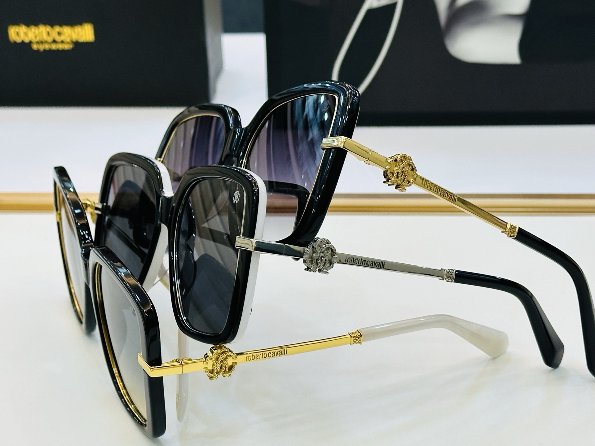 罗伯特家 SRC007 Size：54口17-145 [呲牙][呲牙]进口材料 logo 全新的感觉 给