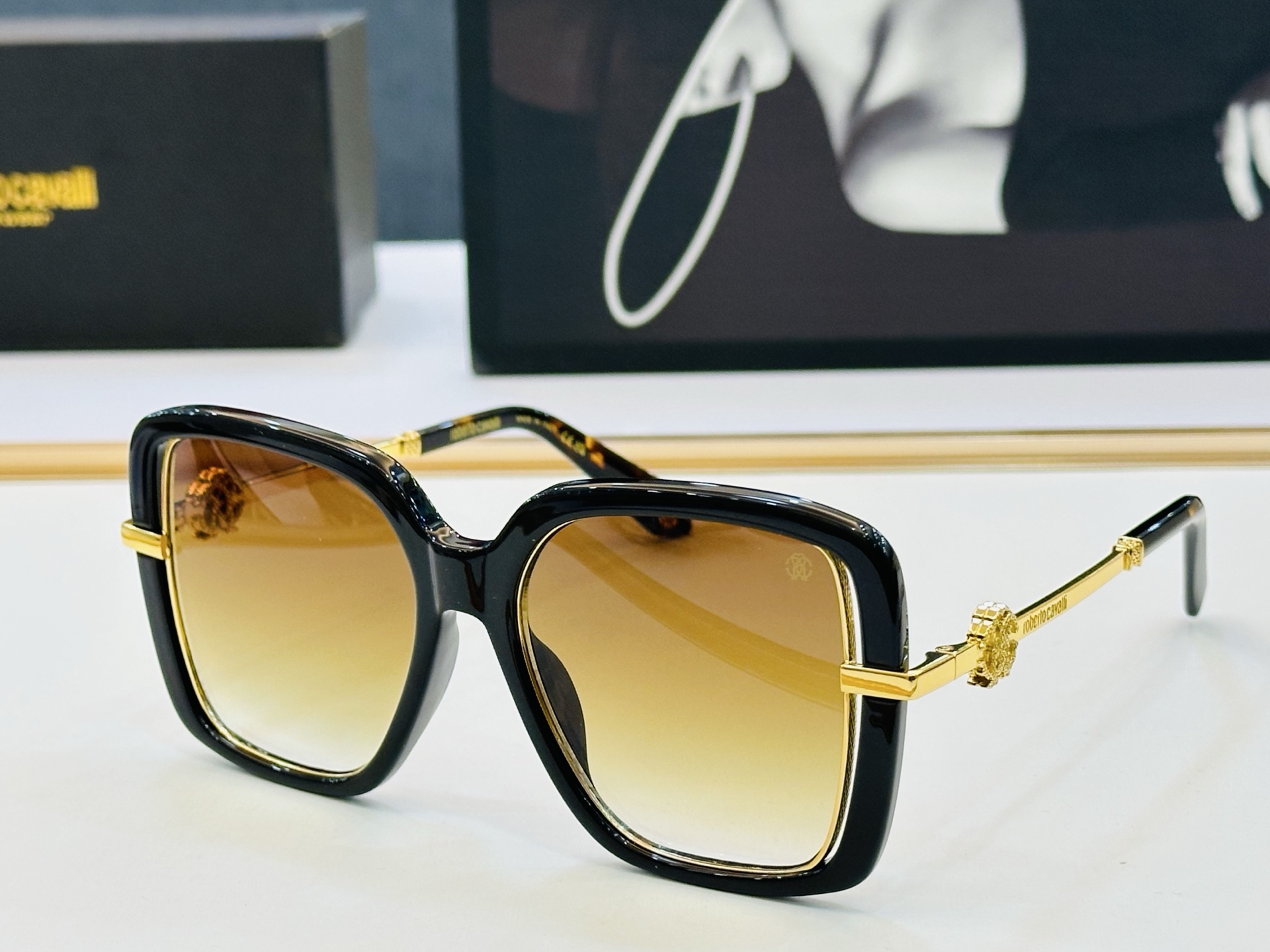 罗伯特家 SRC007 Size：54口17-145 [呲牙][呲牙]进口材料 logo 全新的感觉 给