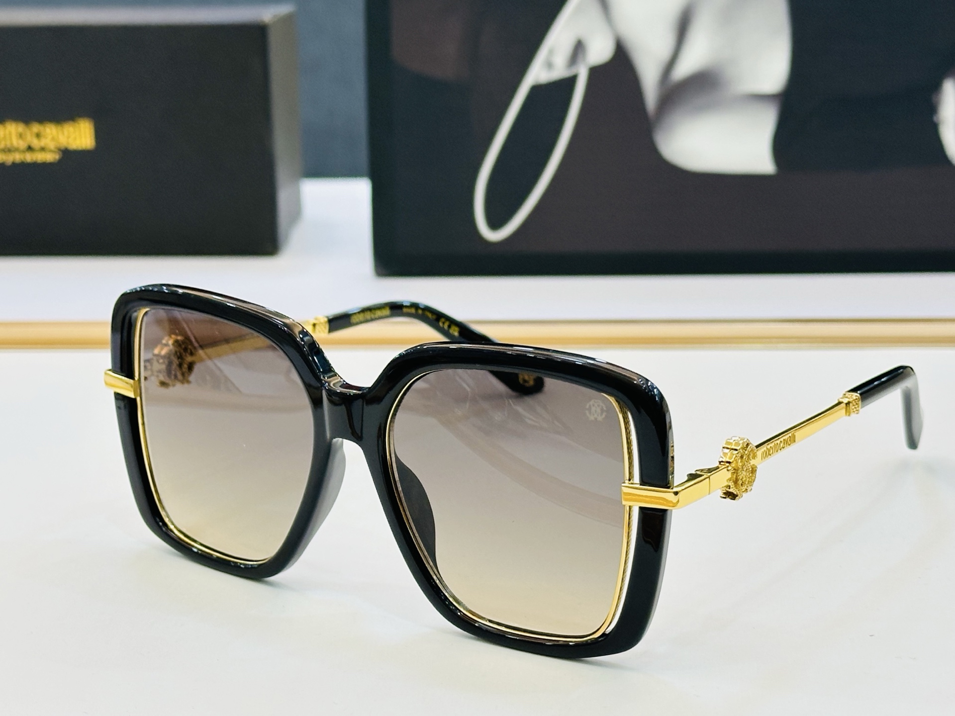 罗伯特家 SRC007 Size：54口17-145 [呲牙][呲牙]进口材料 logo 全新的感觉 给