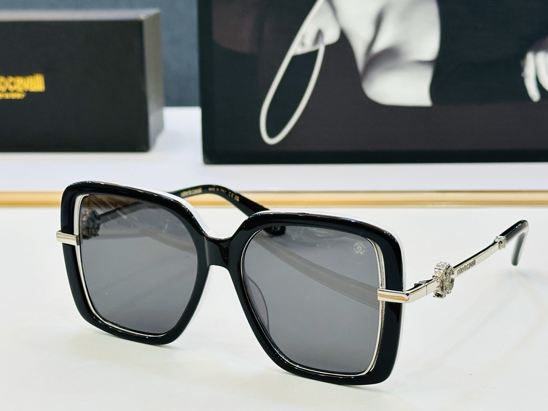 罗伯特家 SRC007 Size：54口17-145 [呲牙][呲牙]进口材料 logo 全新的感觉 给