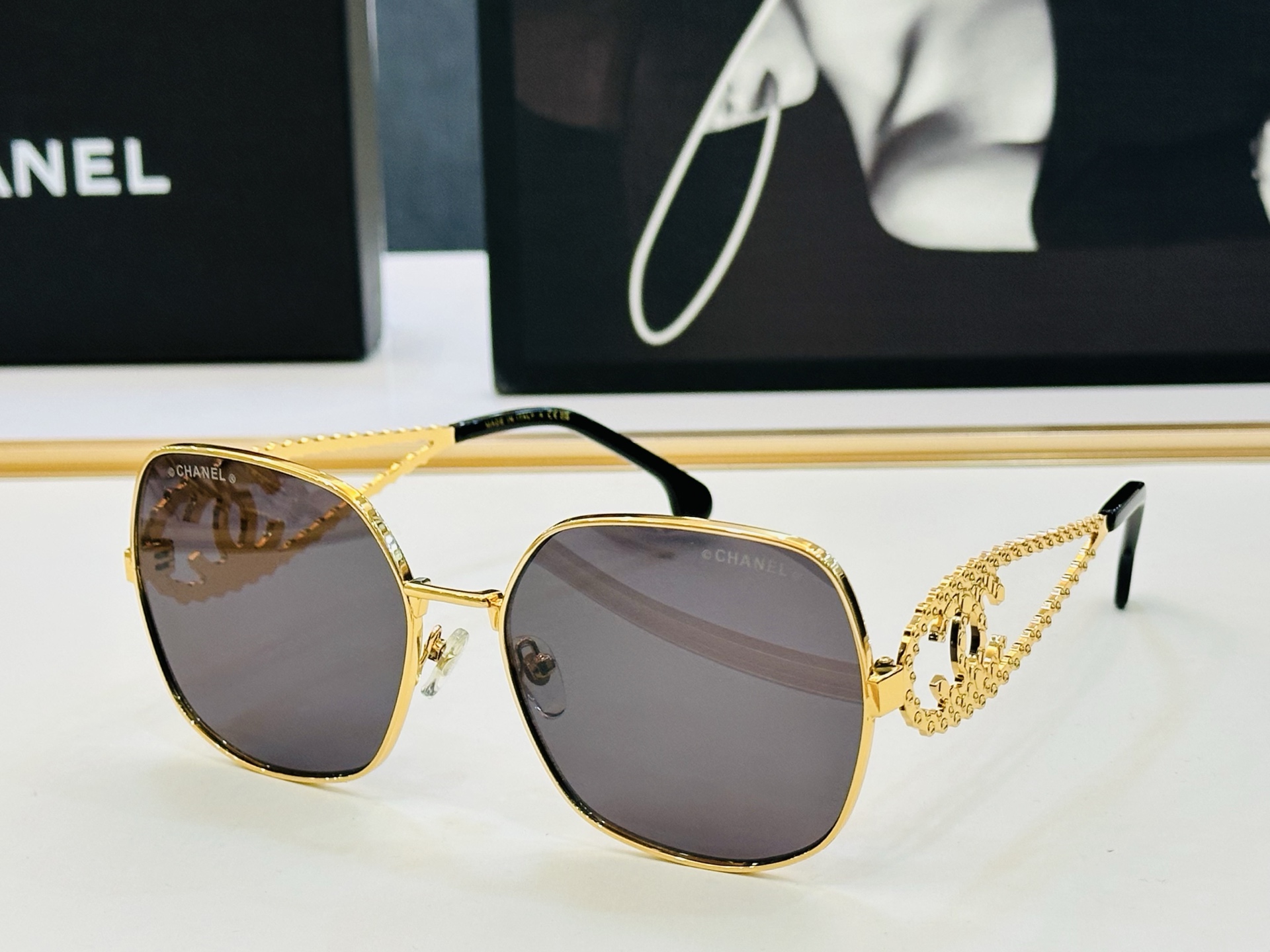 🆕 【CHANE*/香家】MODEL: A95106 Size：61口17-150 💅🏻💓b太阳镜