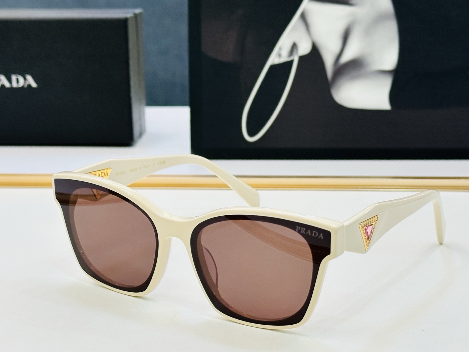 🔺PRAD*🔻普家 PR1705 Size：53口22-145 眼镜系列堪称精湛制作 彰显独特个 bm最