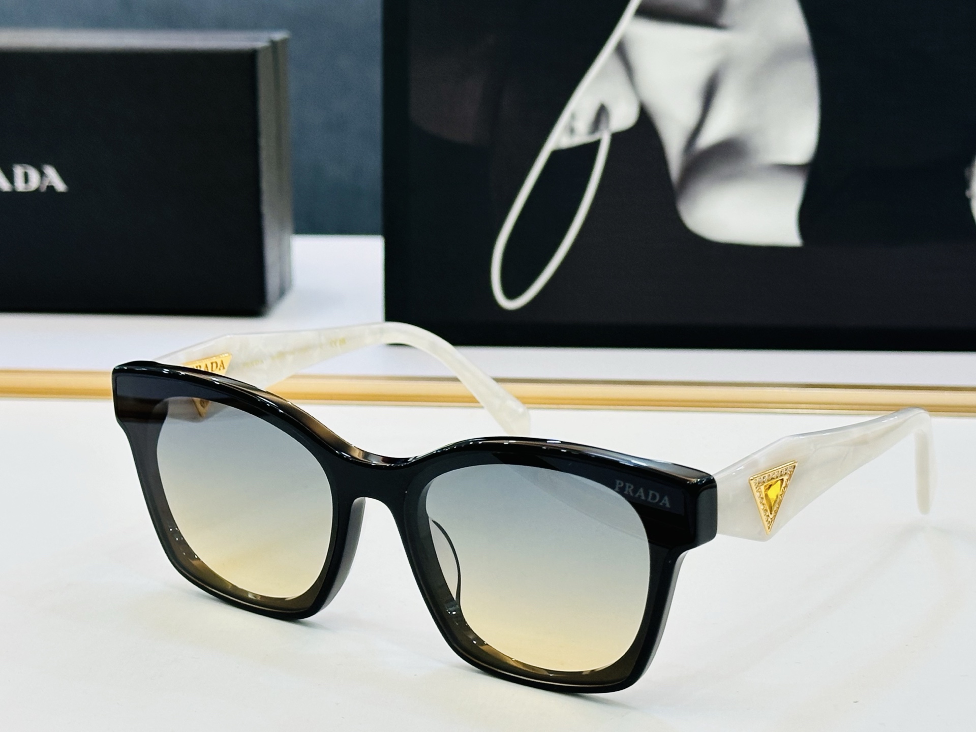 🔺PRAD*🔻普家 PR1705 Size：53口22-145 眼镜系列堪称精湛制作 彰显独特个 bm最