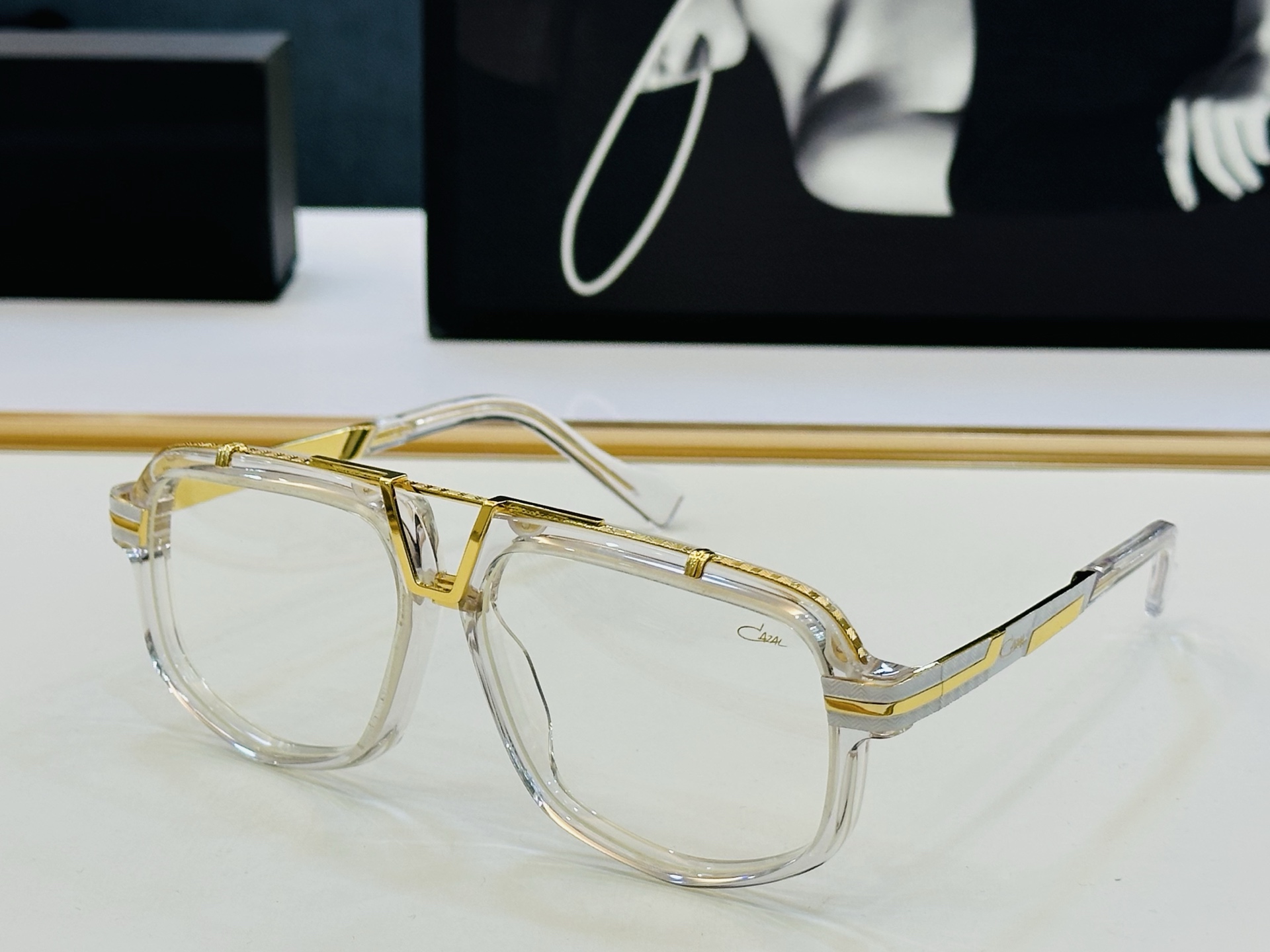 卡加尔 new CAZAL Model:MOD8049 Size: 60口14-145 曲线和直线大胆组