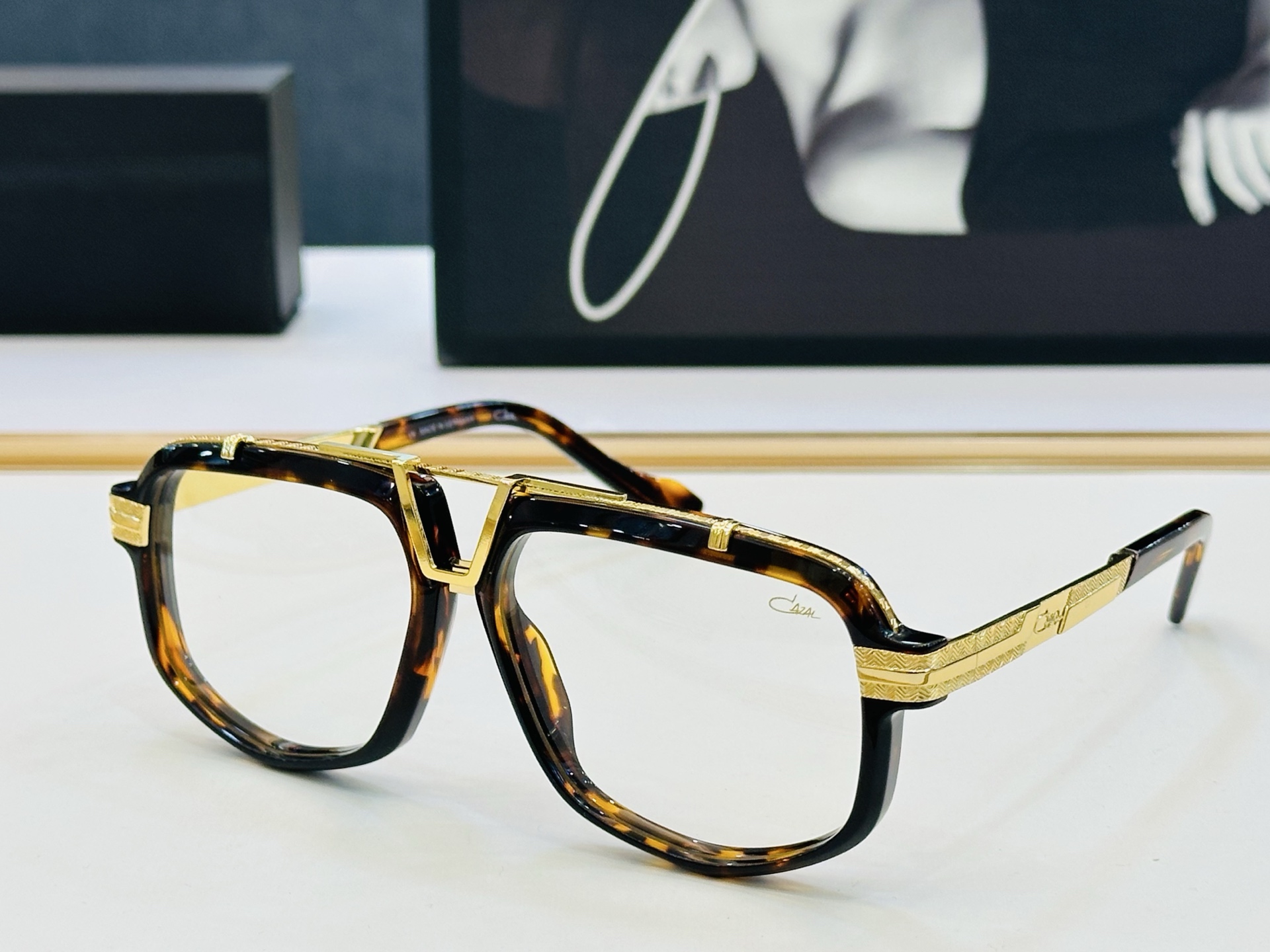 卡加尔 new CAZAL Model:MOD8049 Size: 60口14-145 曲线和直线大胆组