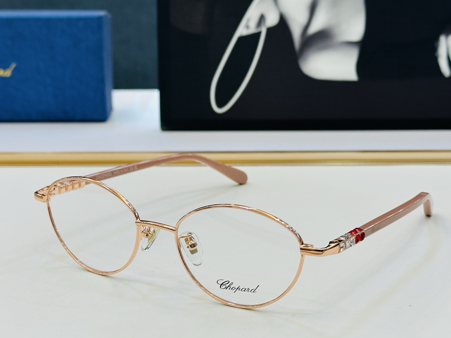 原版 ChoPard肖邦 MODEL: VCHH15J Size：52口19-140 以现代时尚的设计风