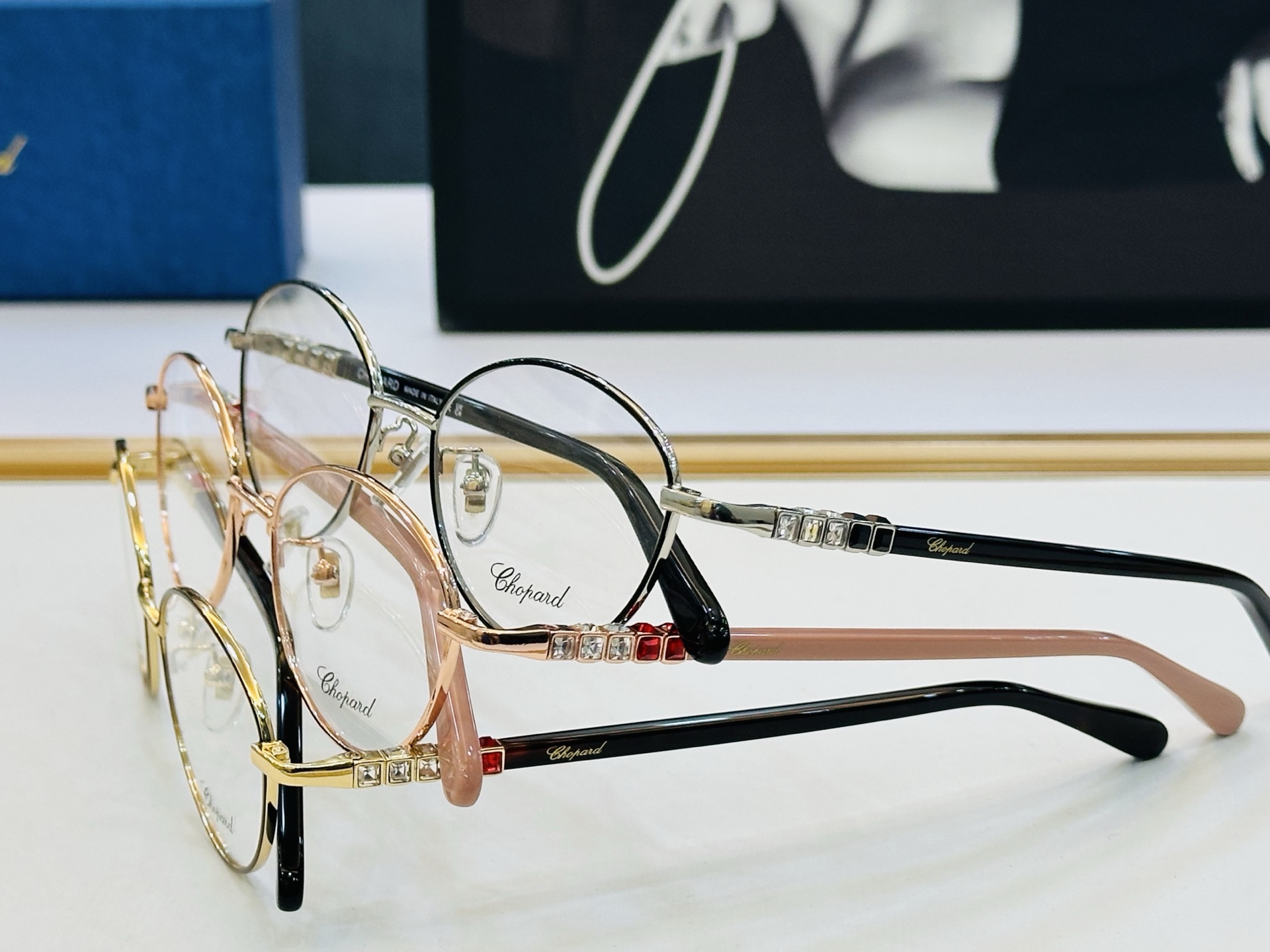 原版 ChoPard肖邦 MODEL: VCHH15J Size：52口19-140 以现代时尚的设计风