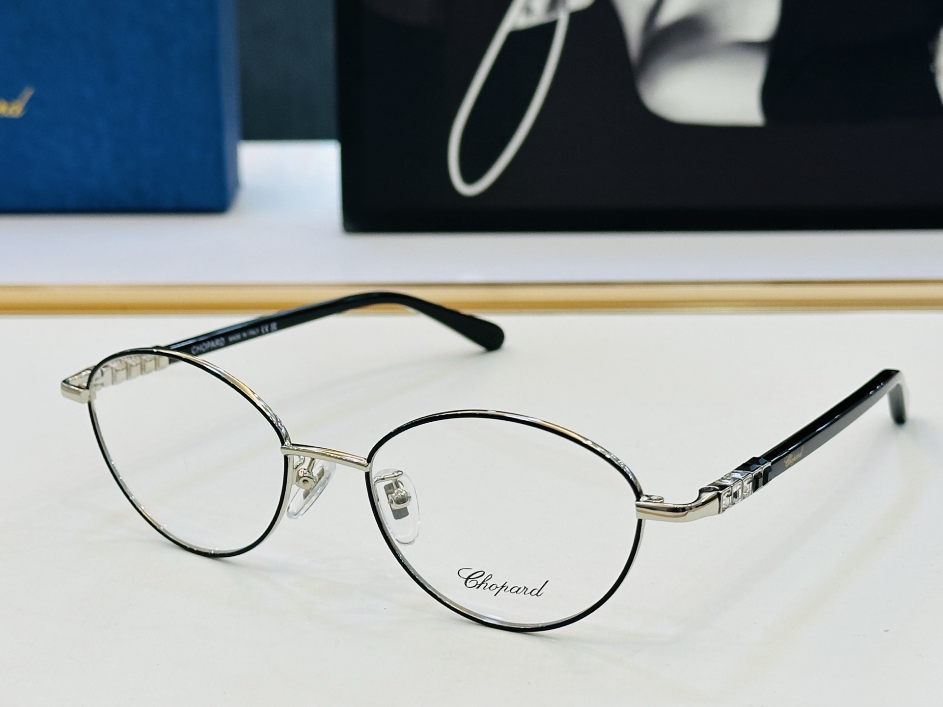 原版 ChoPard肖邦 MODEL: VCHH15J Size：52口19-140 以现代时尚的设计风