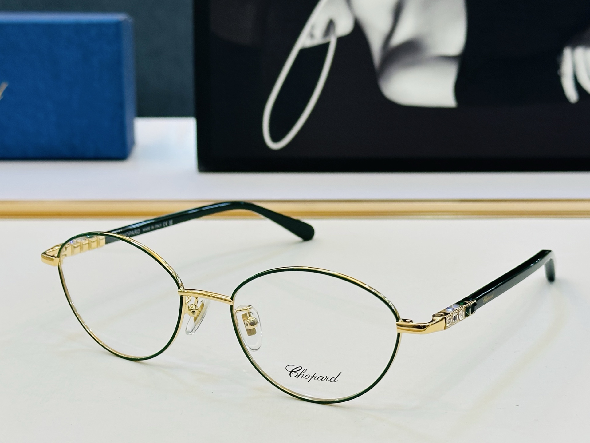 原版 ChoPard肖邦 MODEL: VCHH15J Size：52口19-140 以现代时尚的设计风