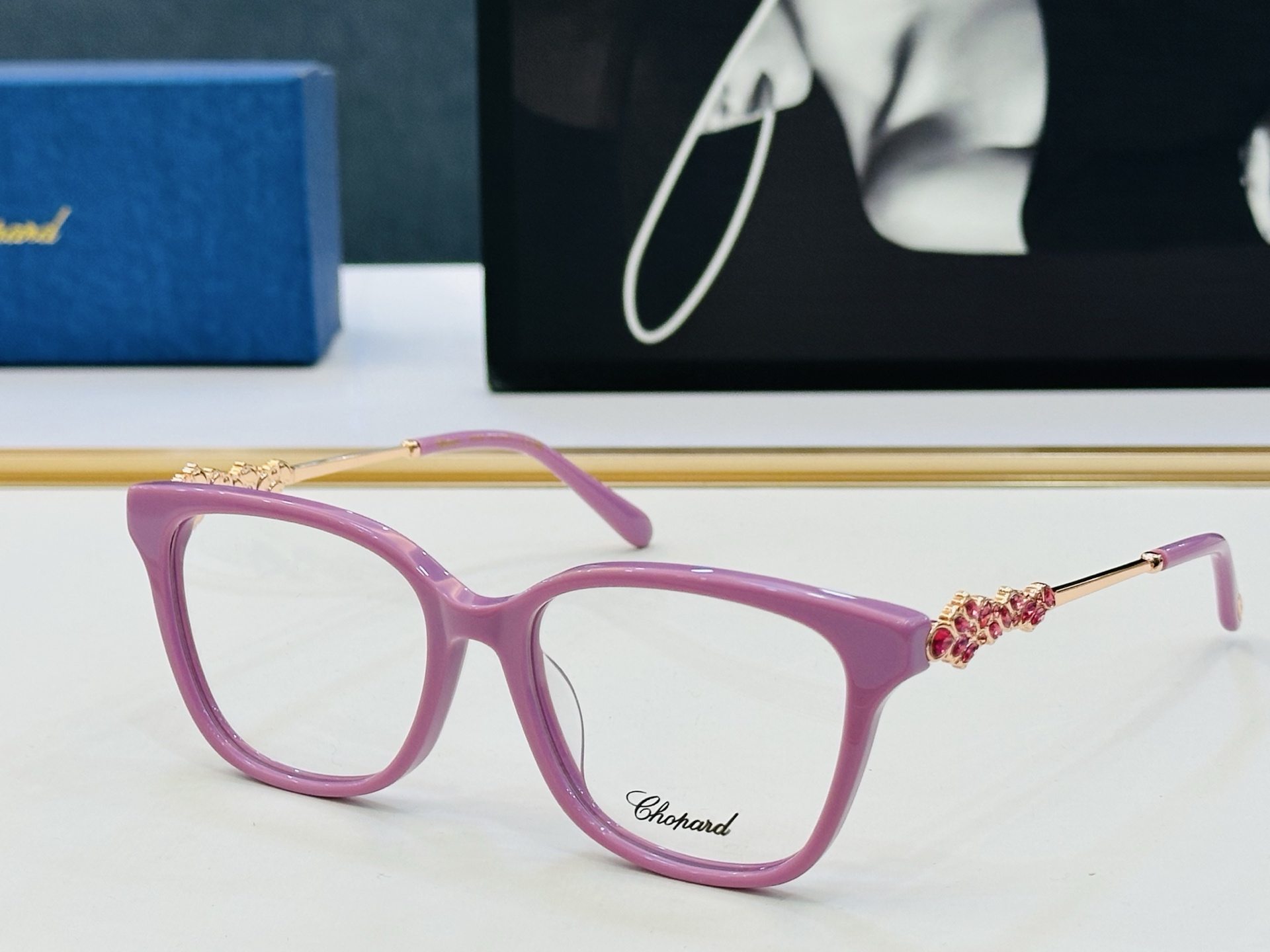 原版 ChoPard肖邦 MODEL: VCH361 Size：54口17-142 以现代时尚的设计风格