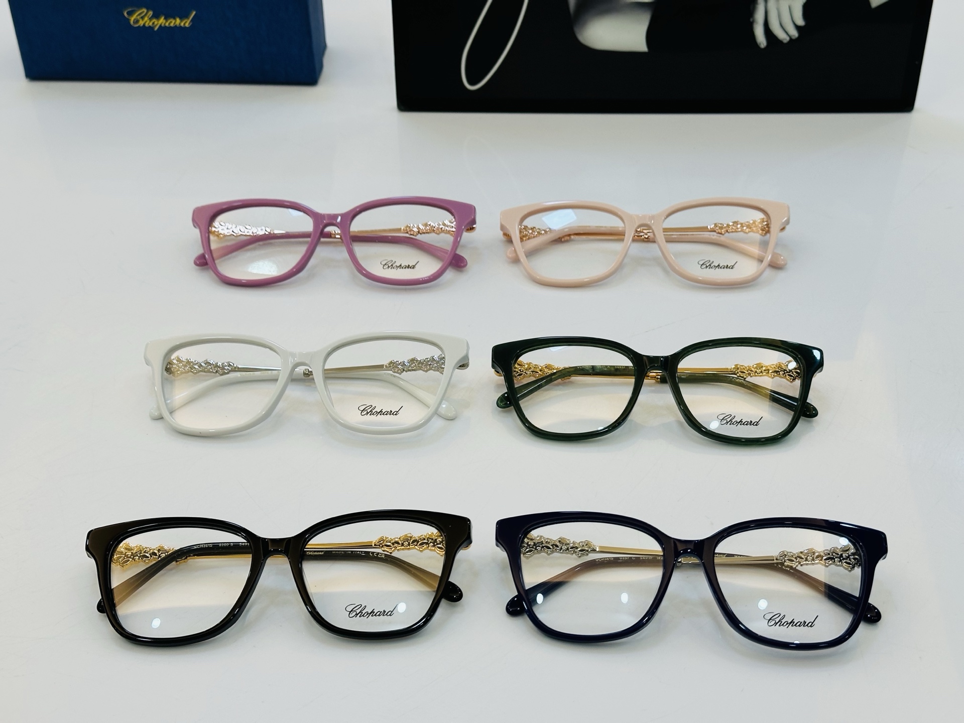 原版 ChoPard肖邦 MODEL: VCH361 Size：54口17-142 以现代时尚的设计风格