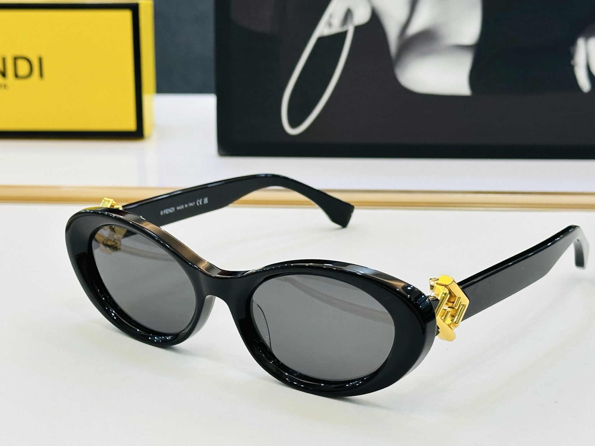 。新款FEND* FE40140U Size：55口20-140 🎁芬家 😀👏时尚经典 F太阳镜