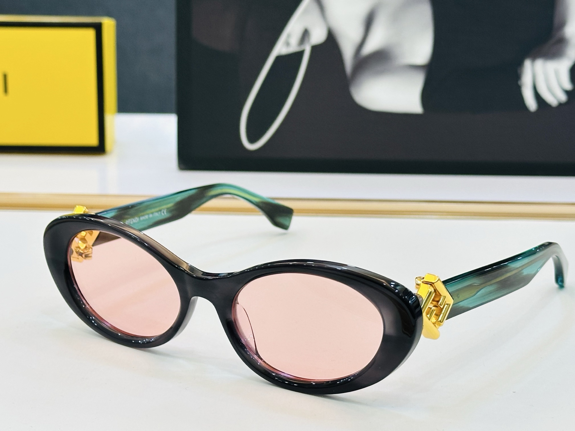 。新款FEND* FE40140U Size：55口20-140 🎁芬家 😀👏时尚经典 F太阳镜