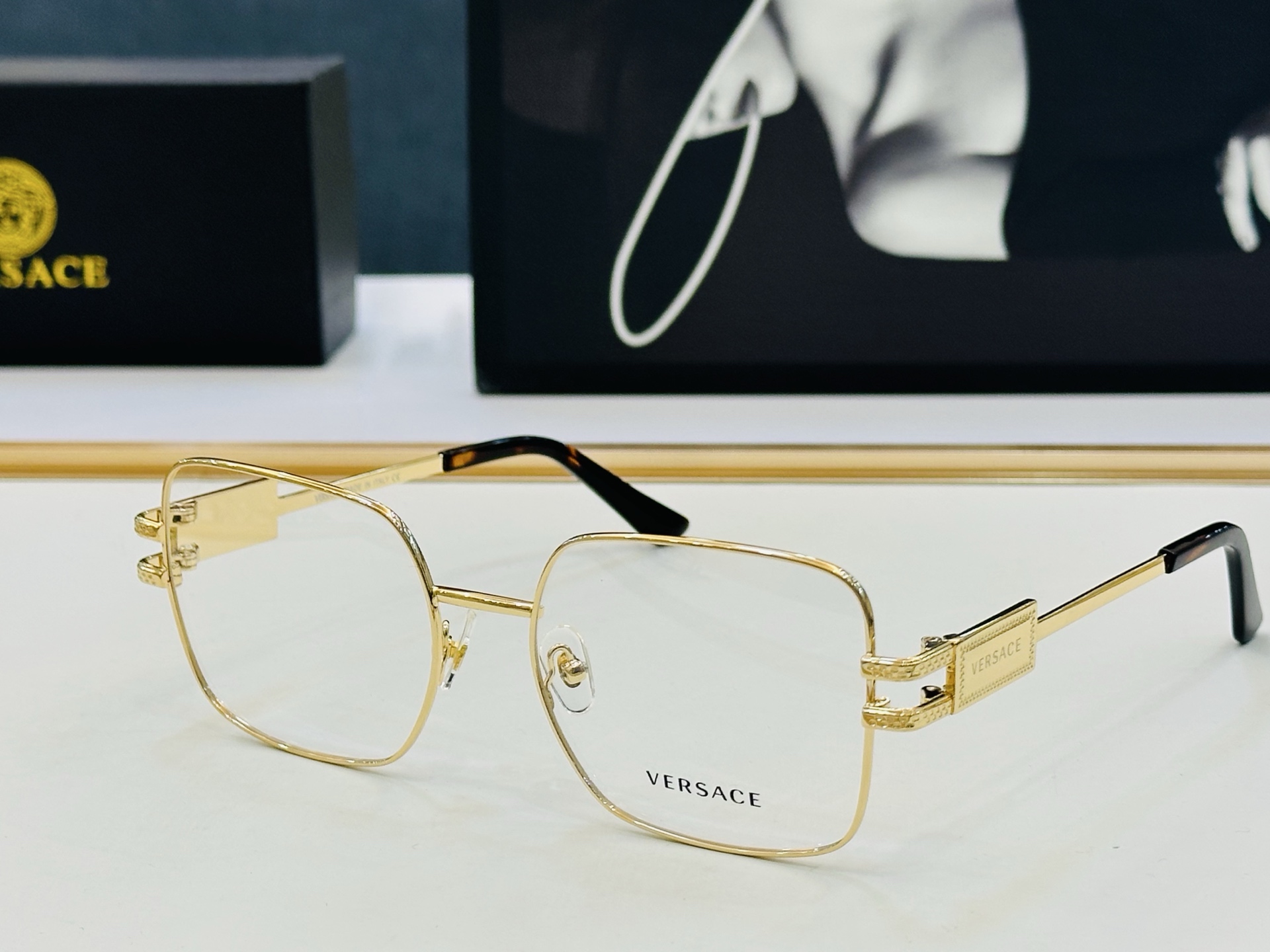 🎉🎉范思家 VERSACE✨✨✨MODEL：VE1303 Size：56口18-140 ✨L 有范