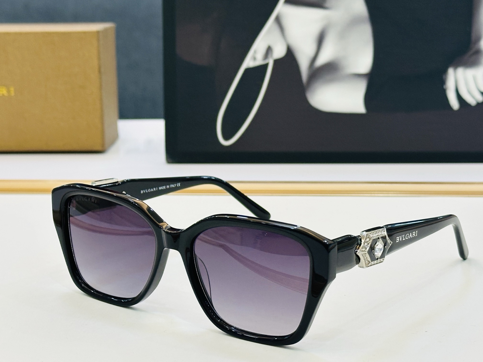 NO:553505,The model is also sold on the official website. BV50090 Size 55, 17-145, absolutely must buy, the quality is perfect, L must-have for going out, glasses, sunglasses, sunglasses, glasses, bottega veneta19860909款 官网同售 宝格家 BV50090 Size 55口17-145 绝对要买品质非常完美 L出街必备 眼镜墨镜太阳镜,眼镜,bottega veneta,glasses