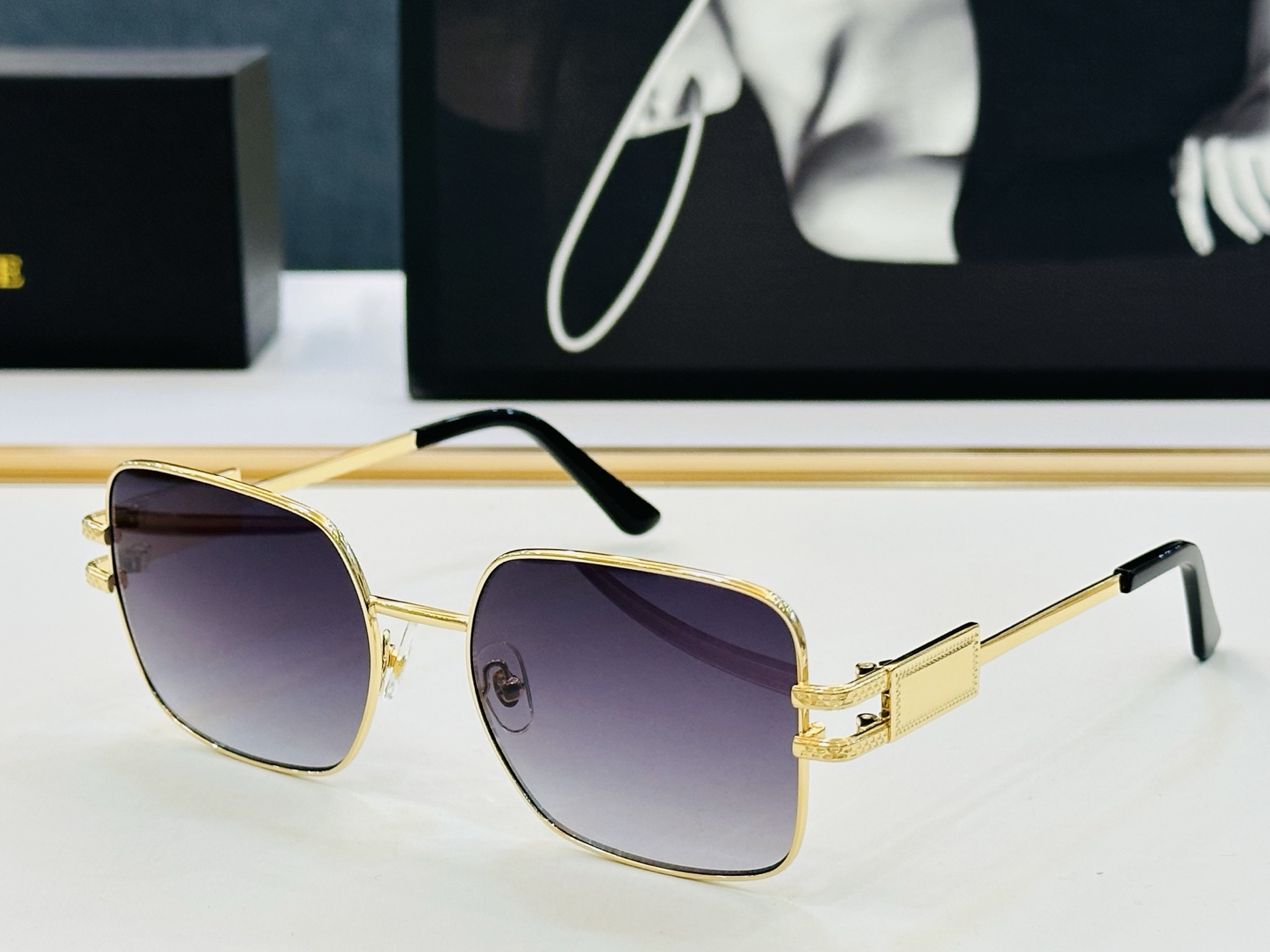 🎉🎉范思家 VERSACE✨✨✨MODEL：VE1303 Size：56口18-140 ✨L 有范