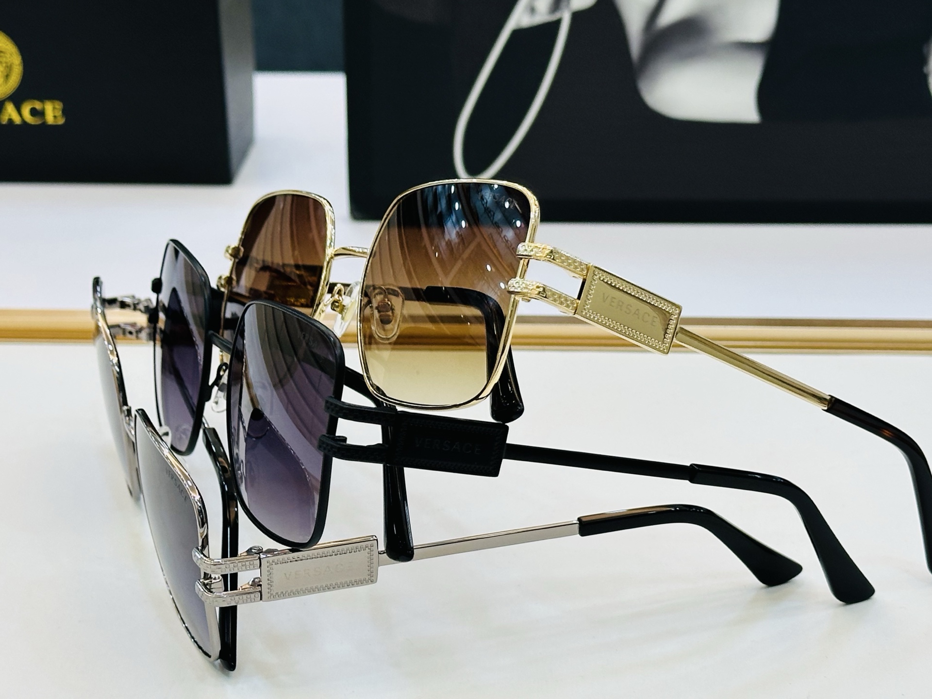 🎉🎉范思家 VERSACE✨✨✨MODEL：VE1303 Size：56口18-140 ✨L 有范