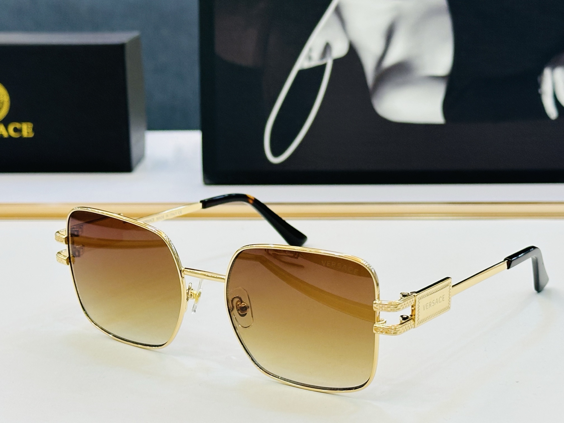 🎉🎉范思家 VERSACE✨✨✨MODEL：VE1303 Size：56口18-140 ✨L 有范