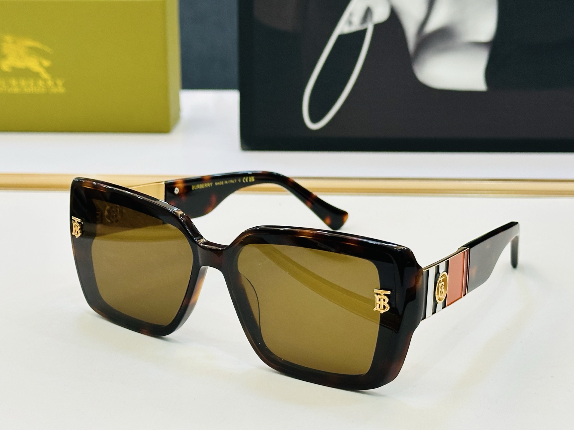 新款 BURBERR*🔻巴家 BE6009 百搭镜架Size：62口14-140 高品质 到货 🌲🌲🌲b