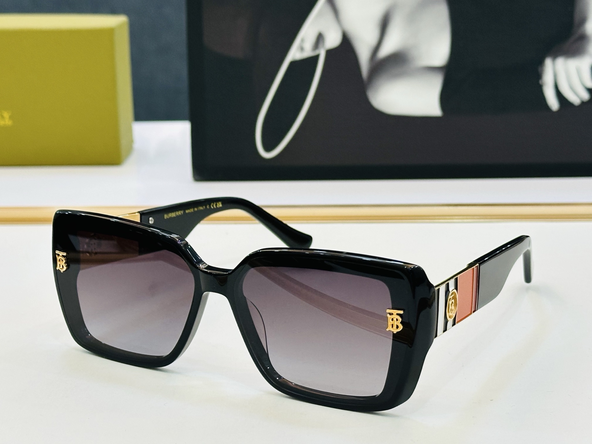 新款 BURBERR*🔻巴家 BE6009 百搭镜架Size：62口14-140 高品质 到货 🌲🌲🌲b