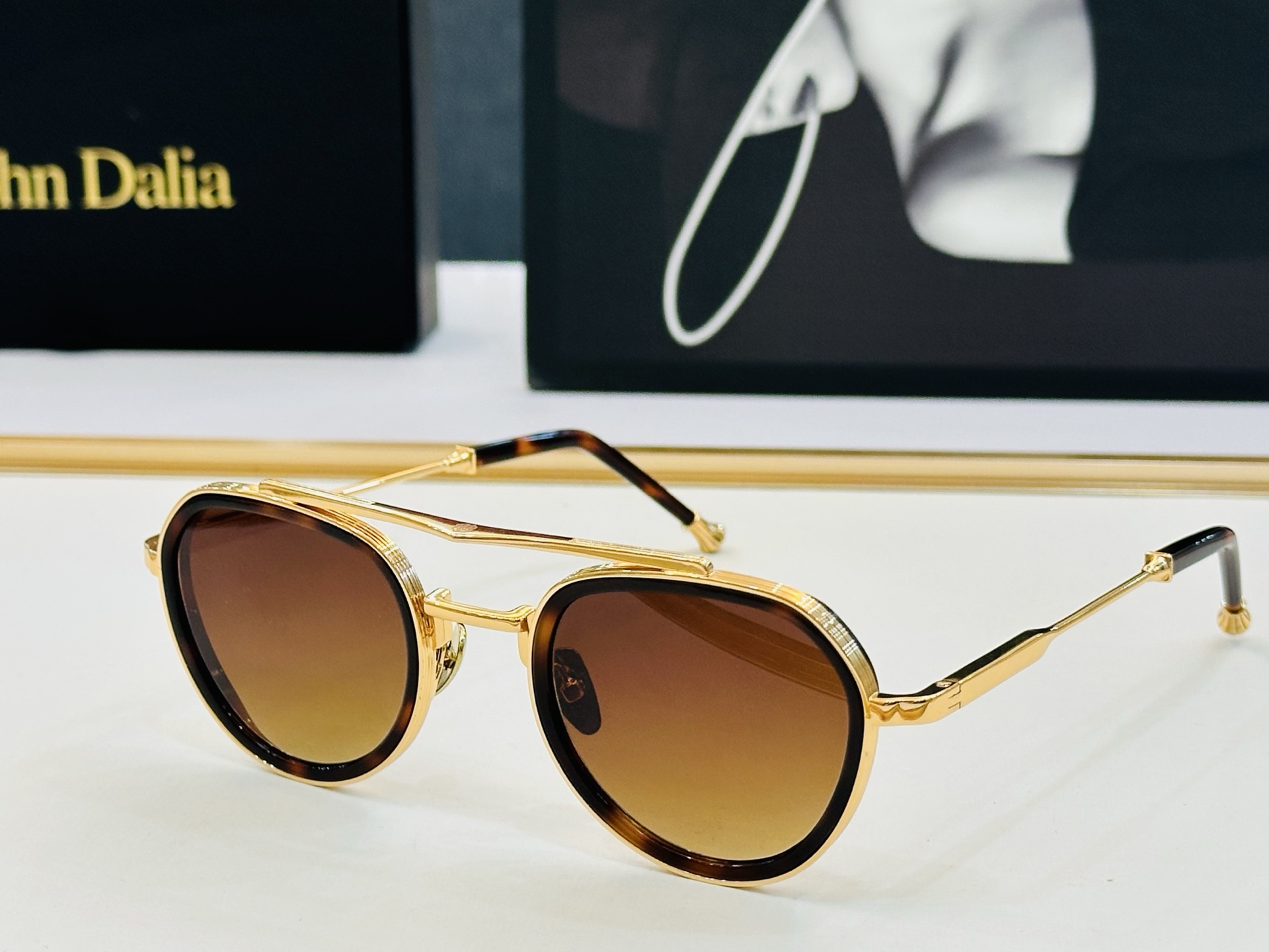 JACQUES MARIE C150 Size：50口24-145 日本手工眼镜 镜框採用上板材打造出 