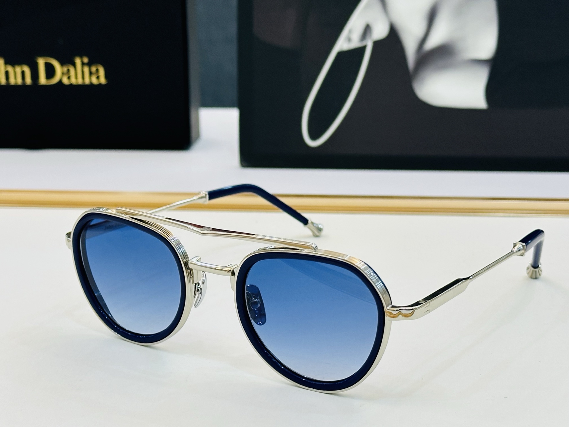 JACQUES MARIE C150 Size：50口24-145 日本手工眼镜 镜框採用上板材打造出 