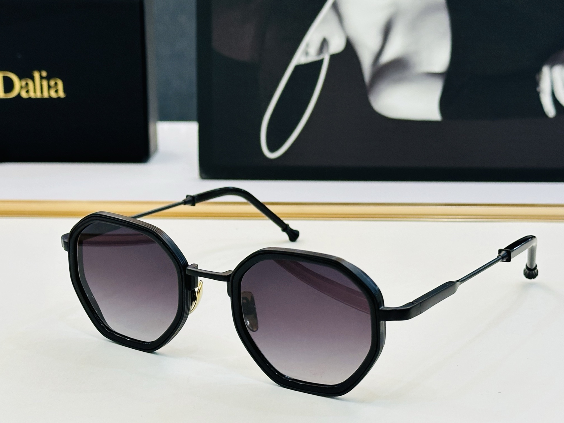 NO:553523,JACQUES MARIE C113 Size 50 mouth 24-145 Japanese handmade glasses The frame is made of upper plate material to create J elegant accessories box glasses sunglasses sunglasses, glasses19860909JACQUES MARIE C113 Size50口24-145 日本手工眼镜 镜框採用上板材打造出 J優雅的 配盒 眼镜墨镜太阳镜,眼镜,glasses