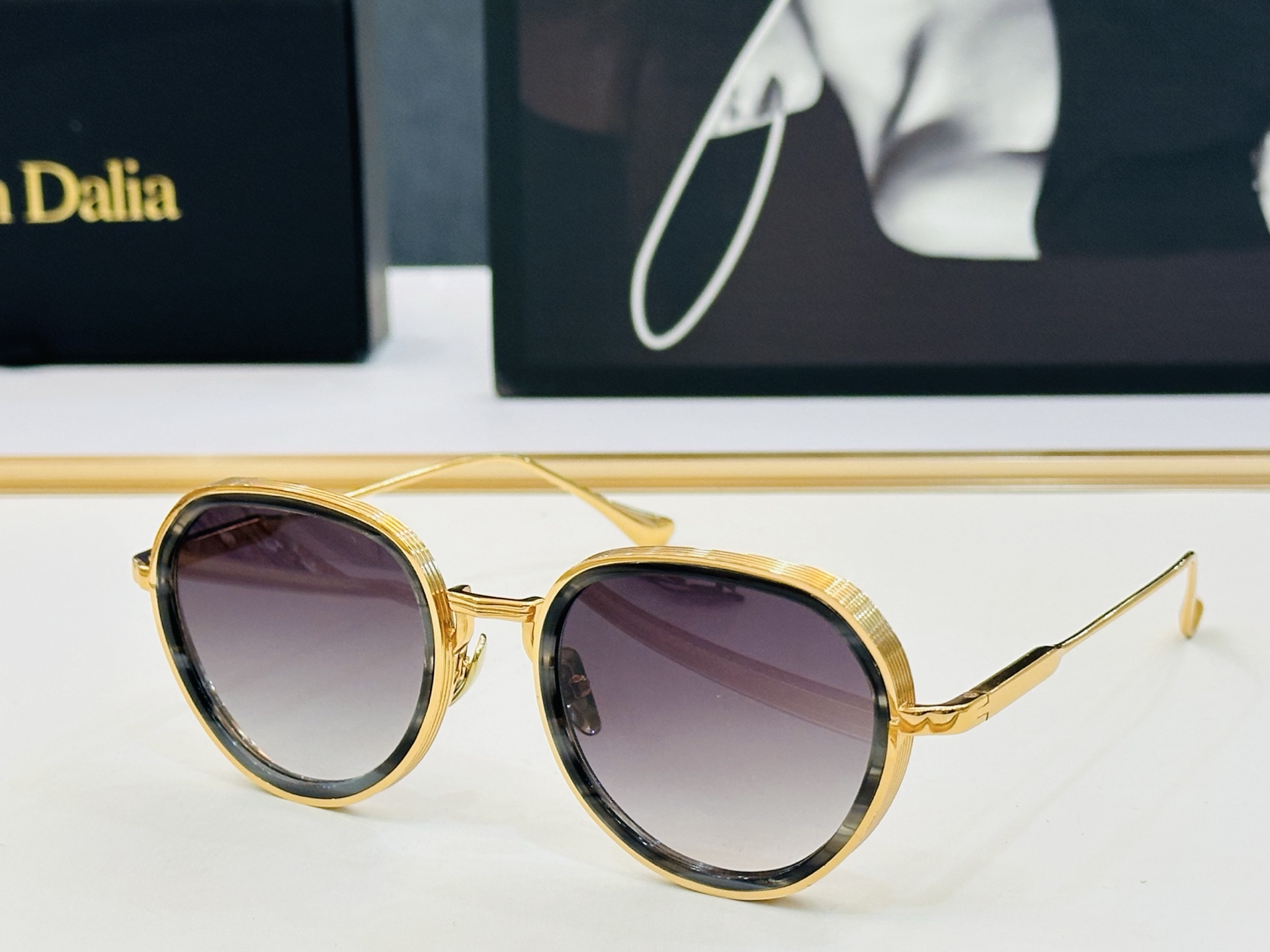 JACQUES MARIE C113 Size：52口22-145 日本手工眼镜 镜框採用上板材打造出 