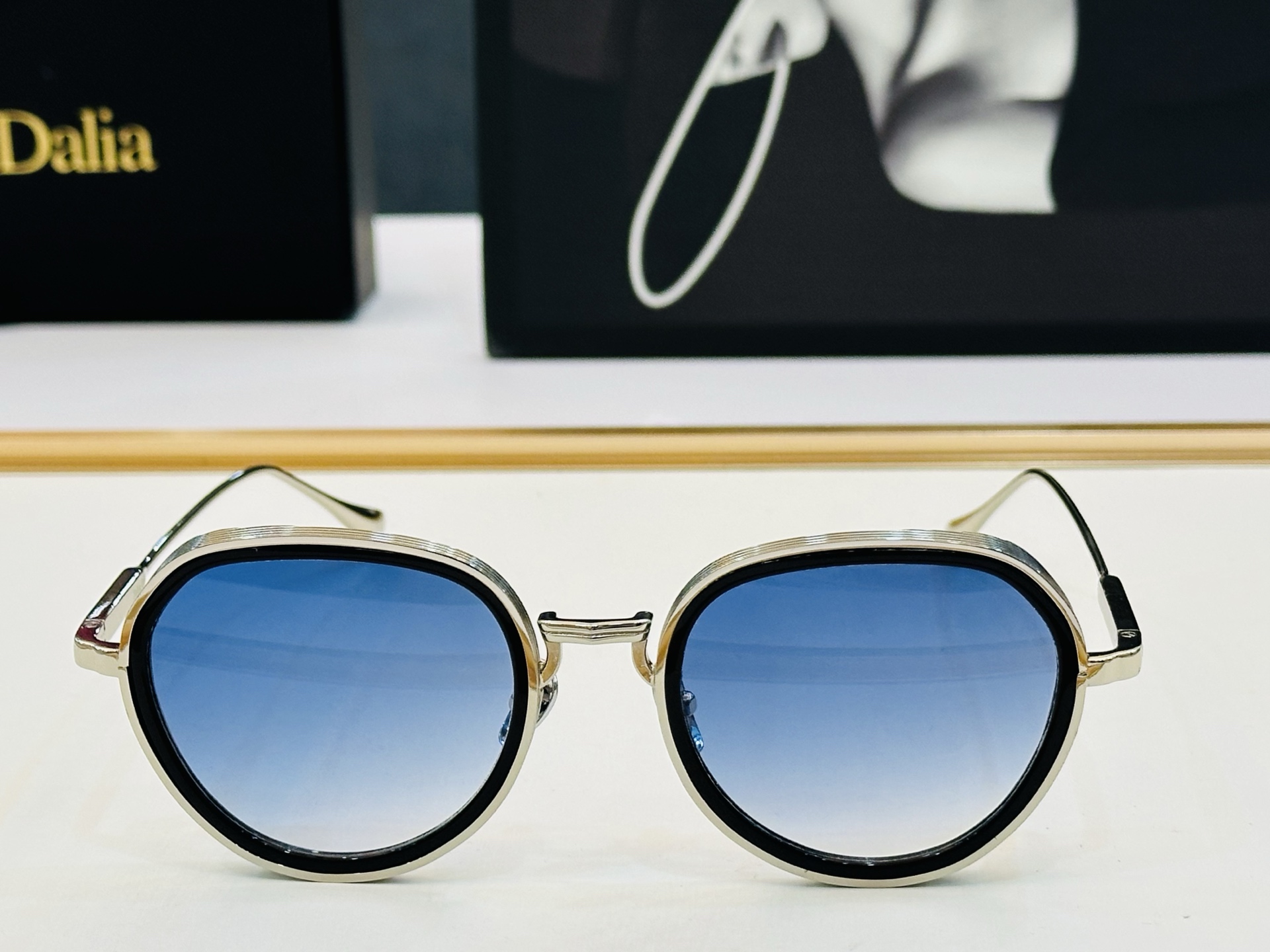 JACQUES MARIE C113 Size：52口22-145 日本手工眼镜 镜框採用上板材打造出 