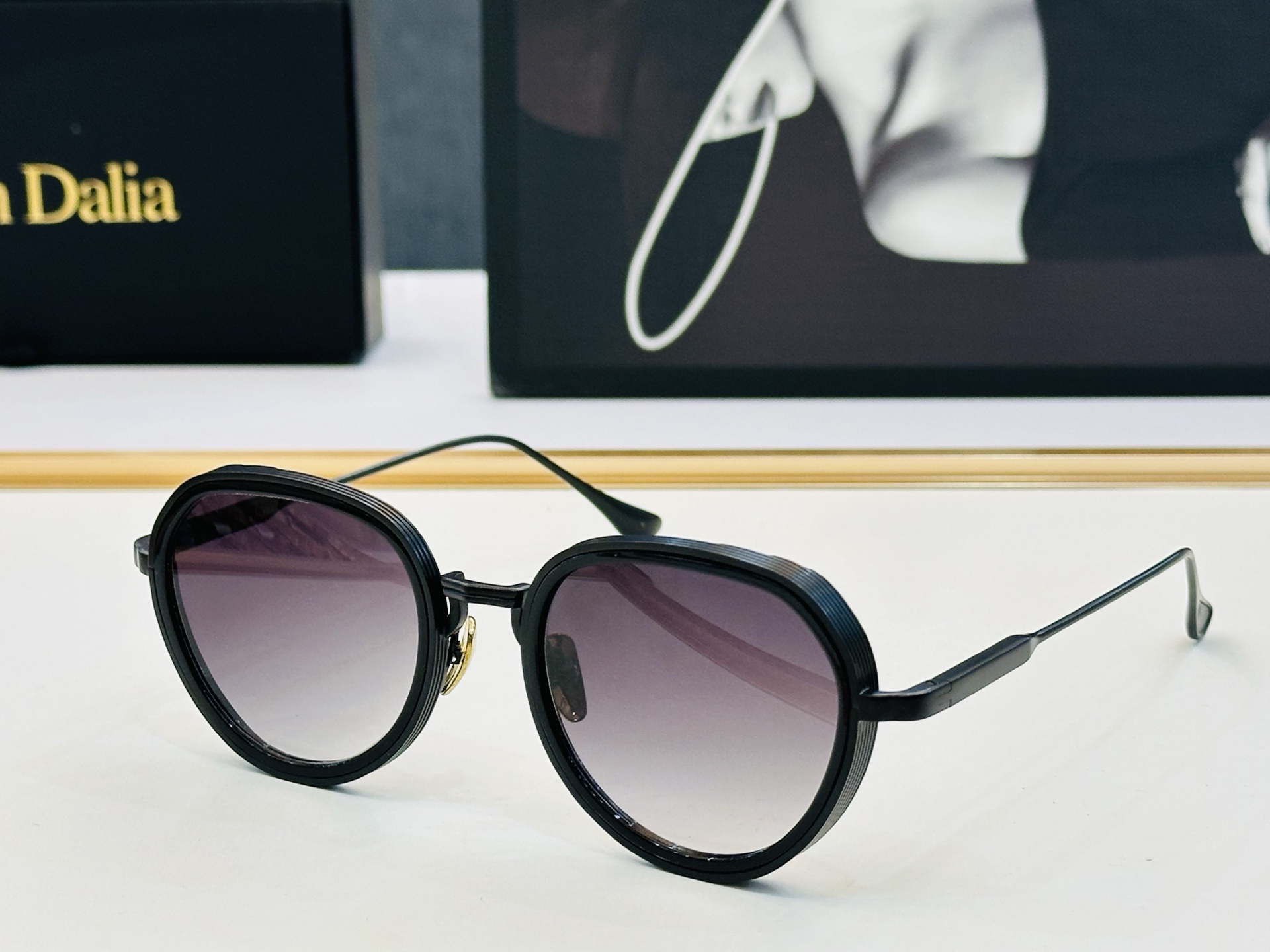 NO:553526,JACQUES MARIE C113 Size 52 Mouth 22-145 Japanese handmade glasses The frame is made of upper plate material to create an elegant box for glasses, sunglasses, sunglasses, glasses19860909JACQUES MARIE C113 Size52口22-145 日本手工眼镜 镜框採用上板材打造出 J優雅的 配盒 眼镜墨镜太阳镜,眼镜,glasses