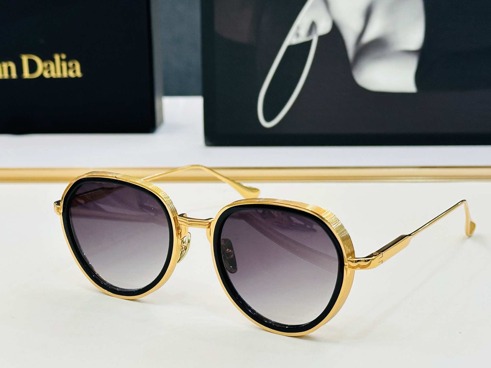 JACQUES MARIE C113 Size：52口22-145 日本手工眼镜 镜框採用上板材打造出 