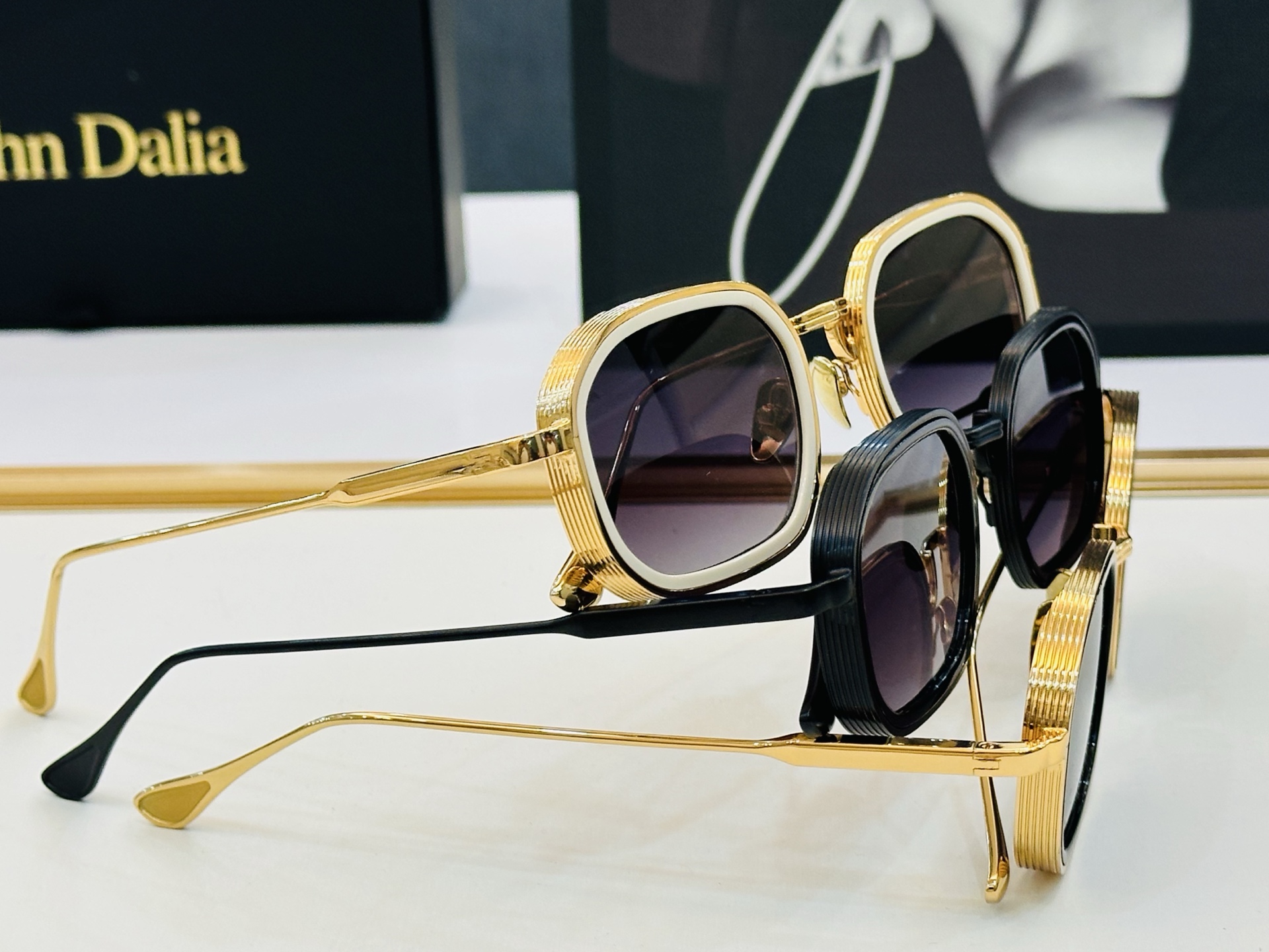 JACQUES MARIE C301 Size：51口22-145 日本手工眼镜 镜框採用上板材打造出 