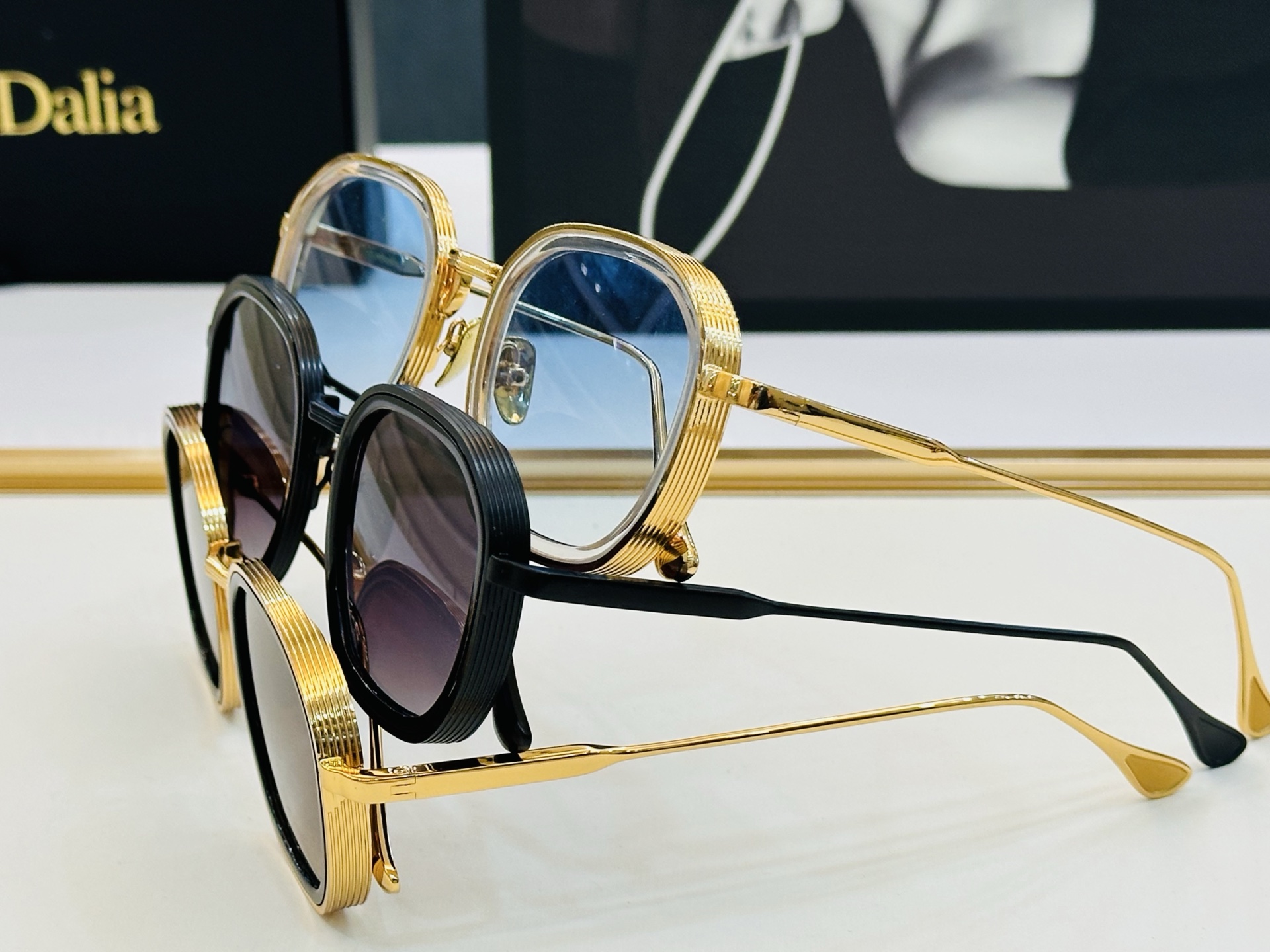 JACQUES MARIE C109 Size：51口22-145 日本手工眼镜 镜框採用上板材打造出 